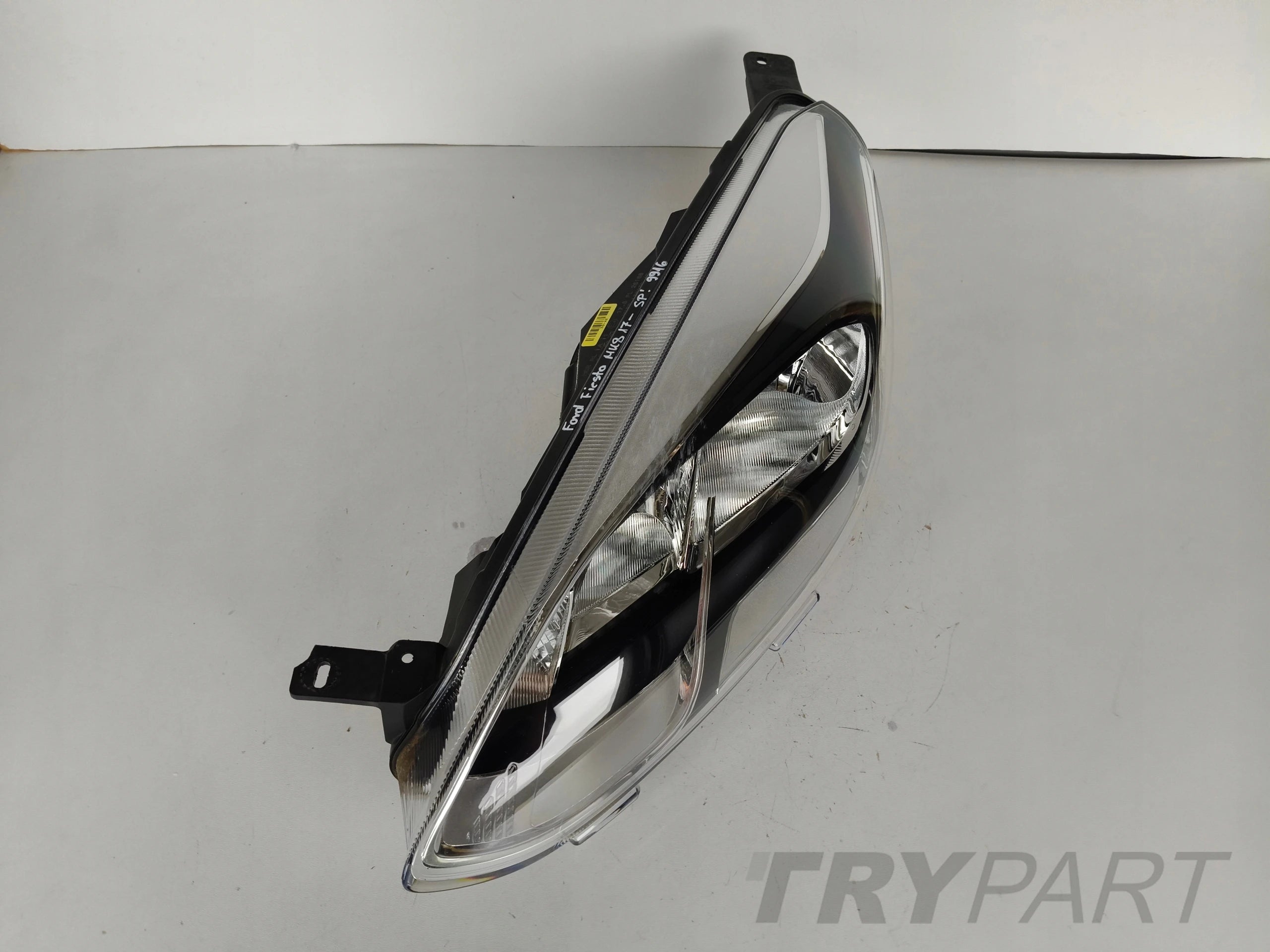 LEFT HEADLIGHT LAMP FORD FIESTA MK8 17-