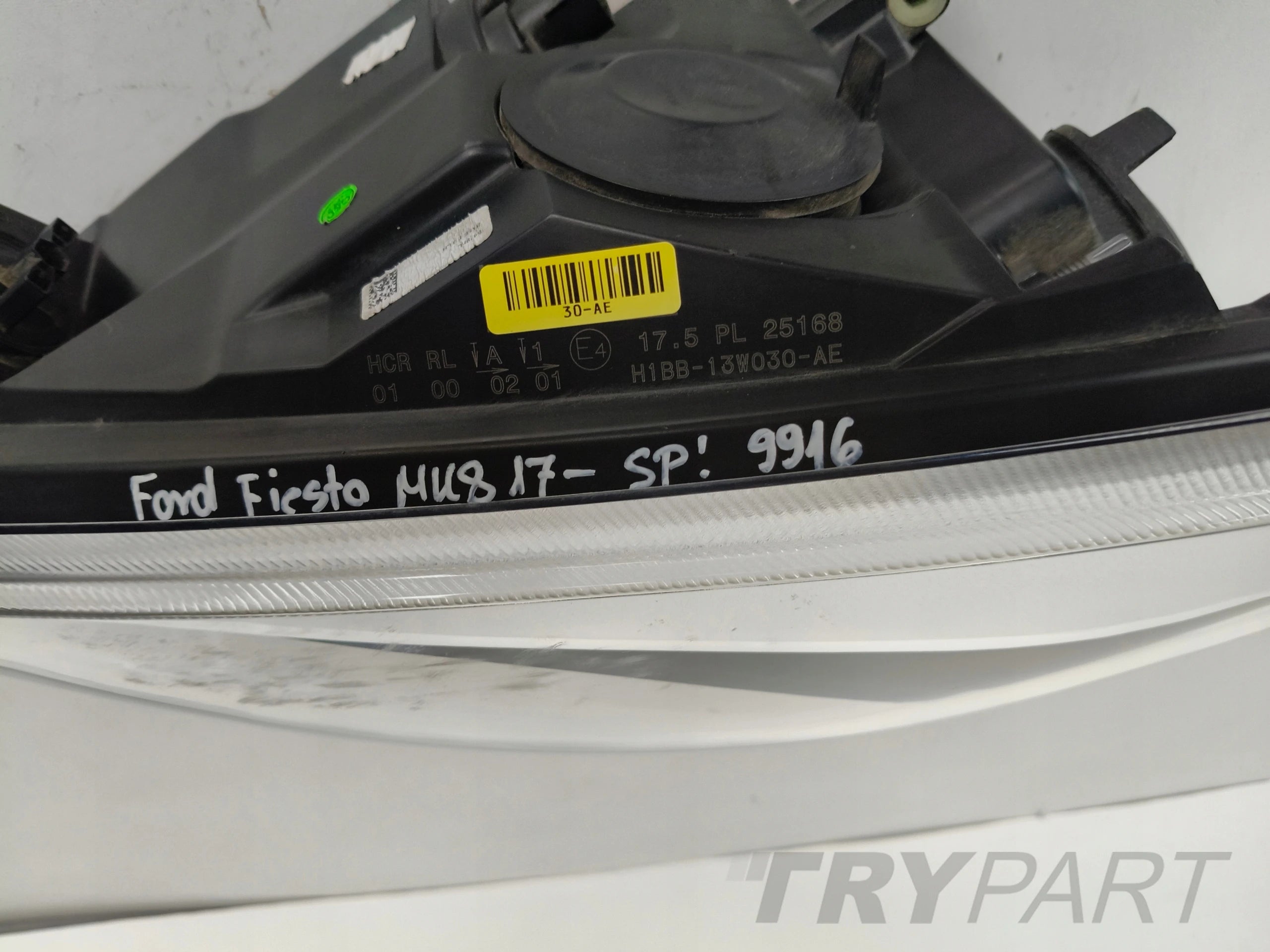 LEFT HEADLIGHT LAMP FORD FIESTA MK8 17-