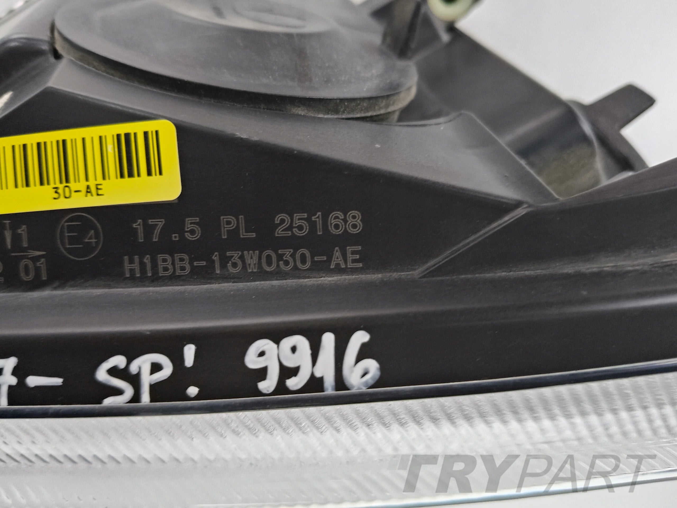 LEFT HEADLIGHT LAMP FORD FIESTA MK8 17-