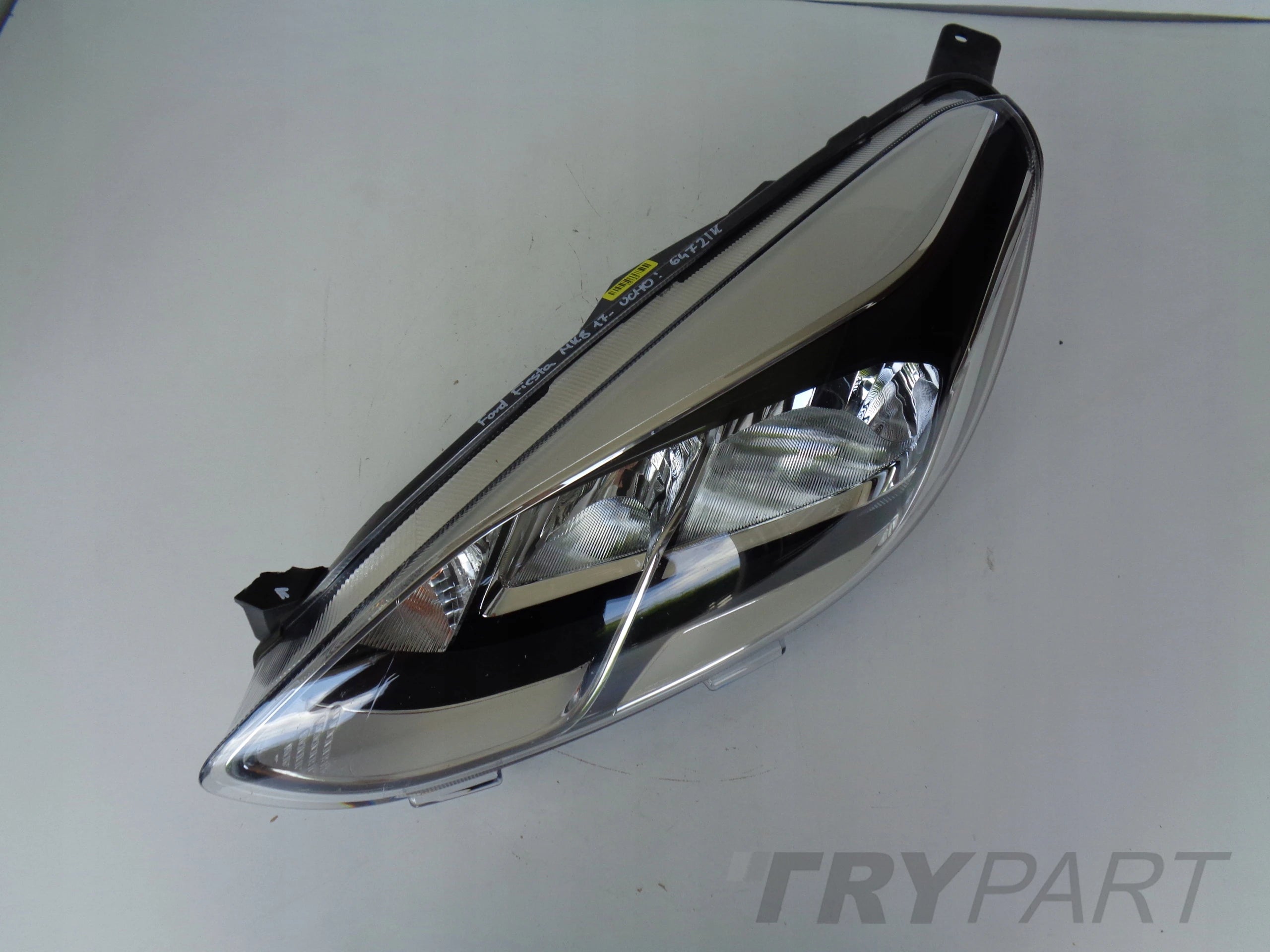 LEFT HEADLIGHT LAMP FORD FIESTA MK8 17-