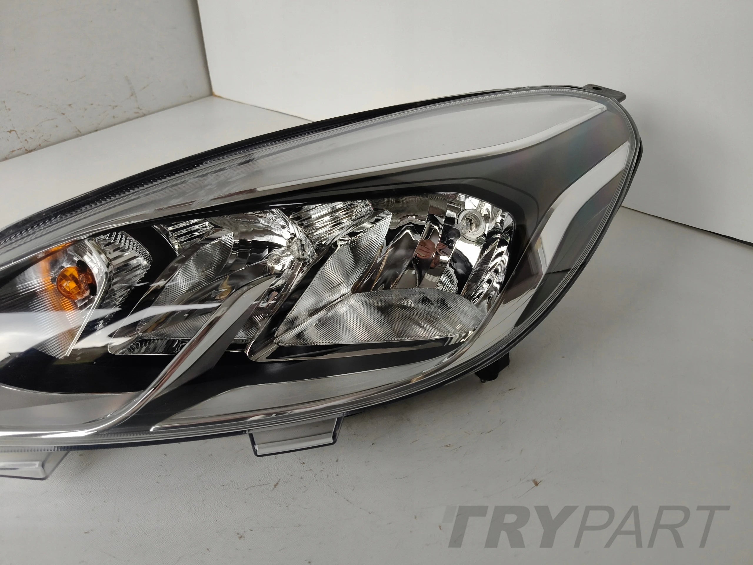LEFT HEADLIGHT LAMP FORD FIESTA MK8 17-