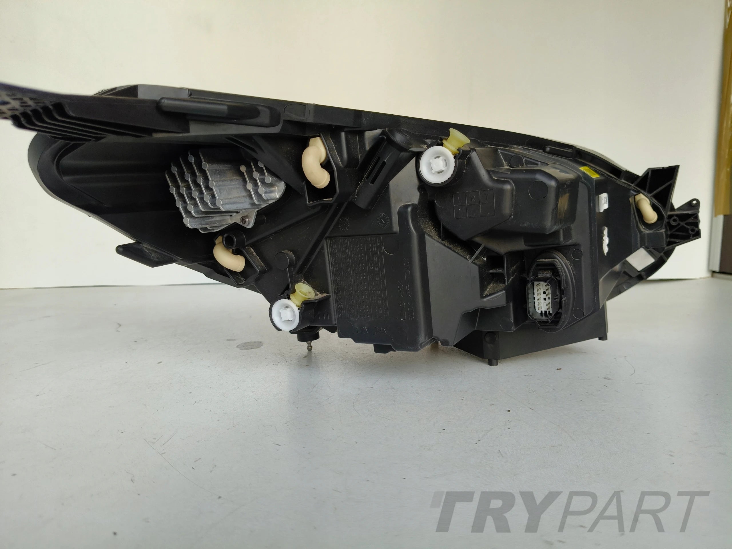 LEFT HEADLIGHT LAMP FORD FIESTA MK8 21- FACELIFT FULL LED
