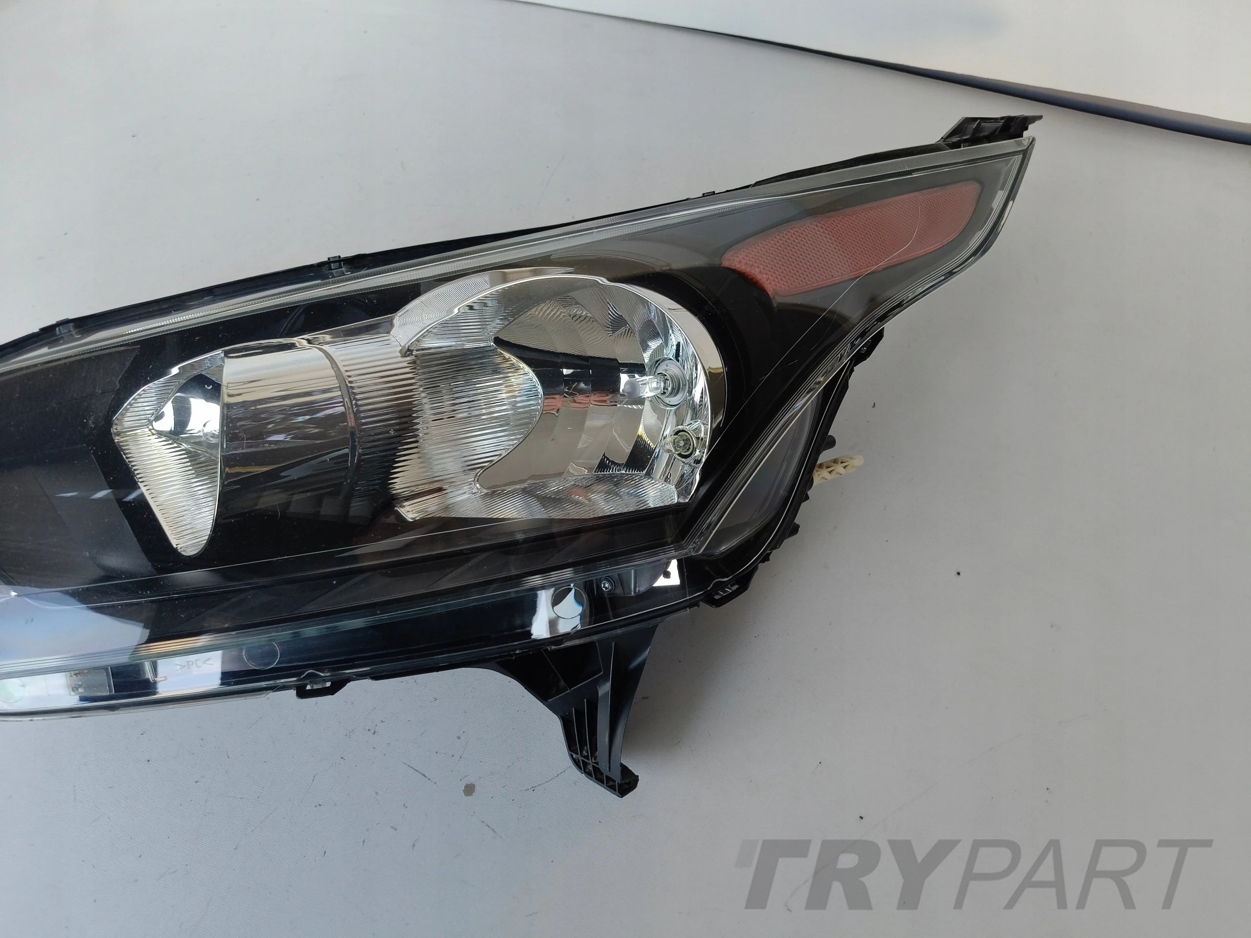 LEFT HEADLIGHT LAMP FORD TRANSIT CONNECT 13-