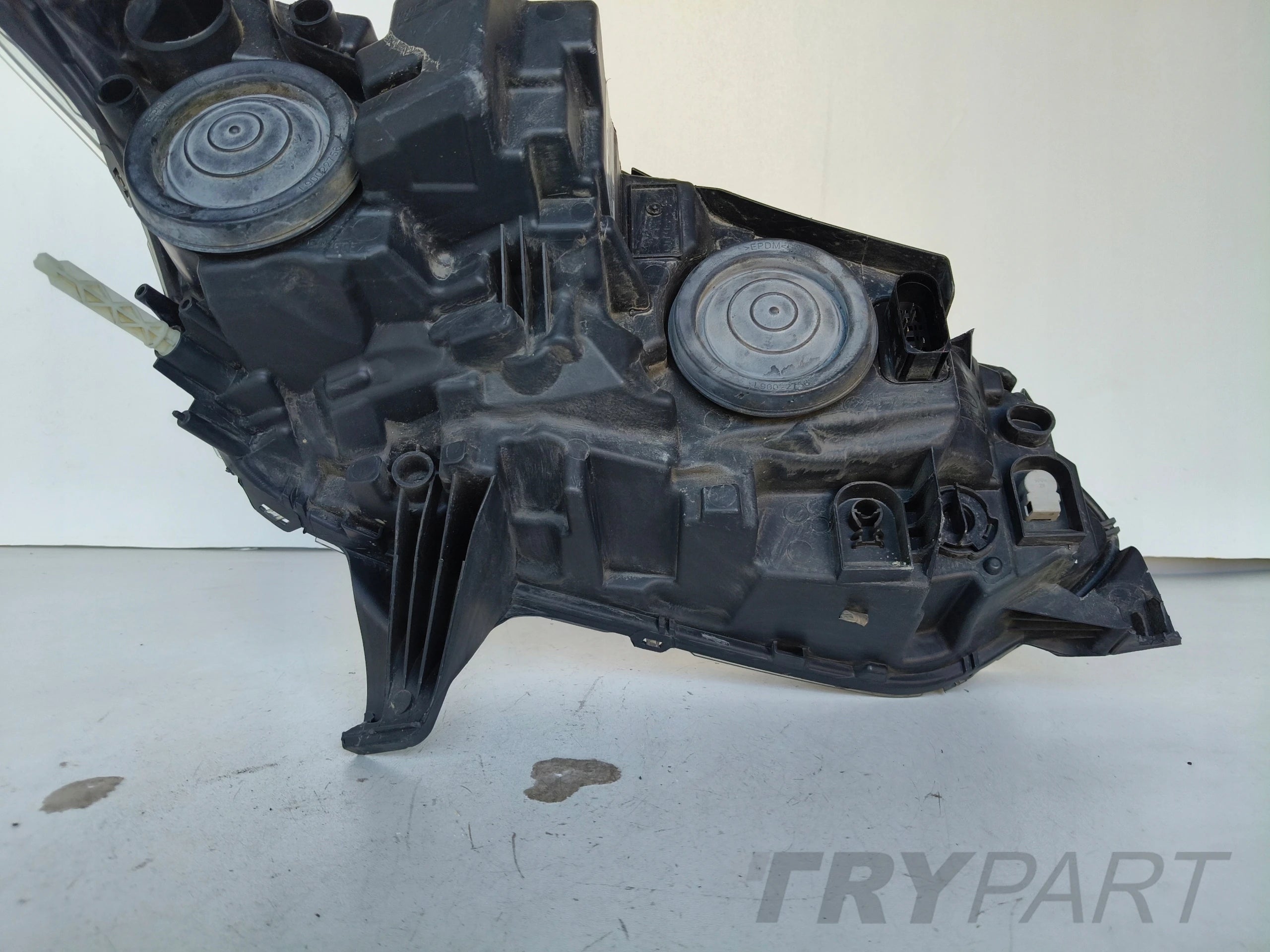 LEFT HEADLIGHT LAMP FORD TRANSIT CONNECT 13-
