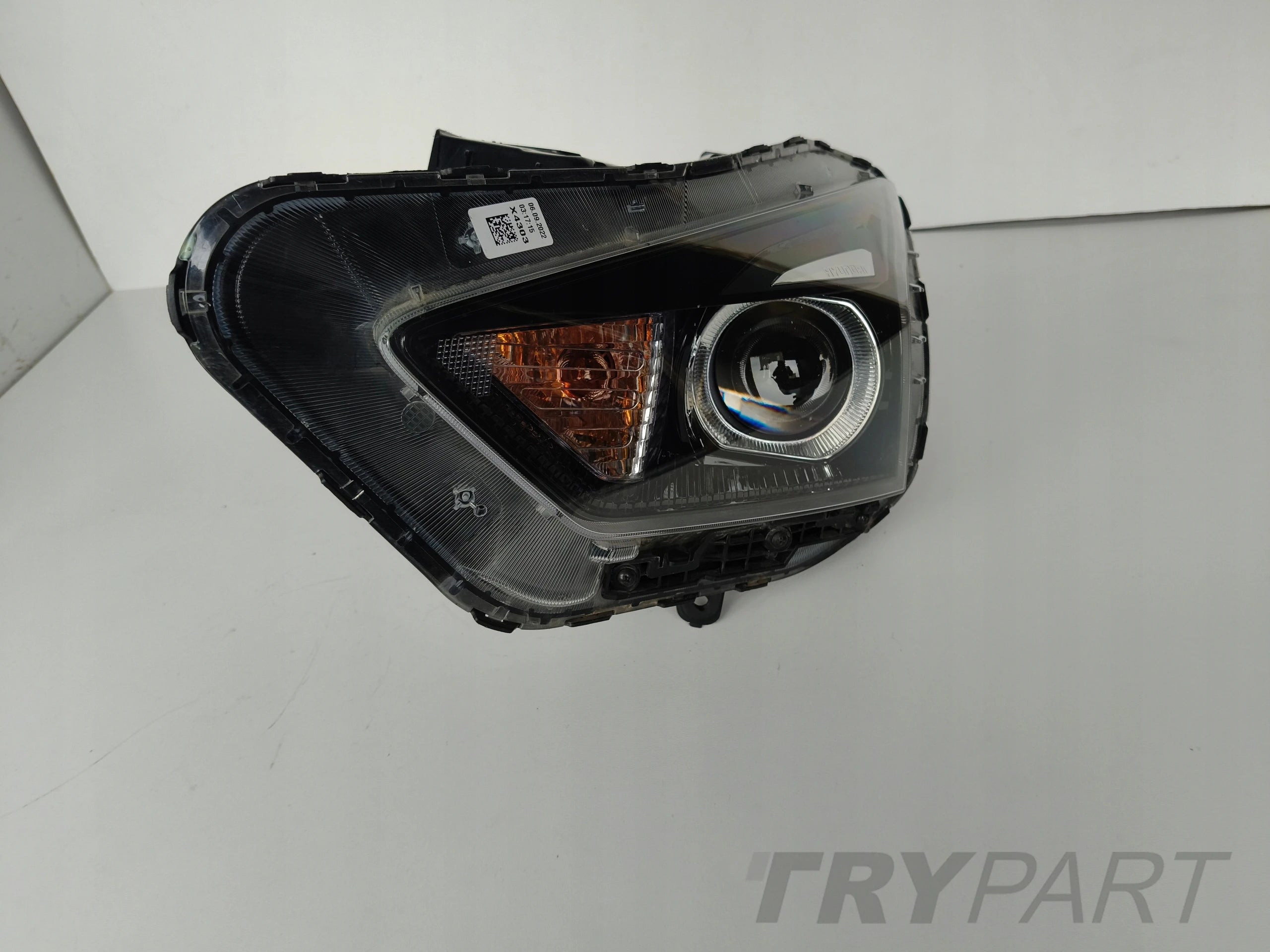 LEFT HEADLIGHT LAMP HYUNDAI BAYON 21-