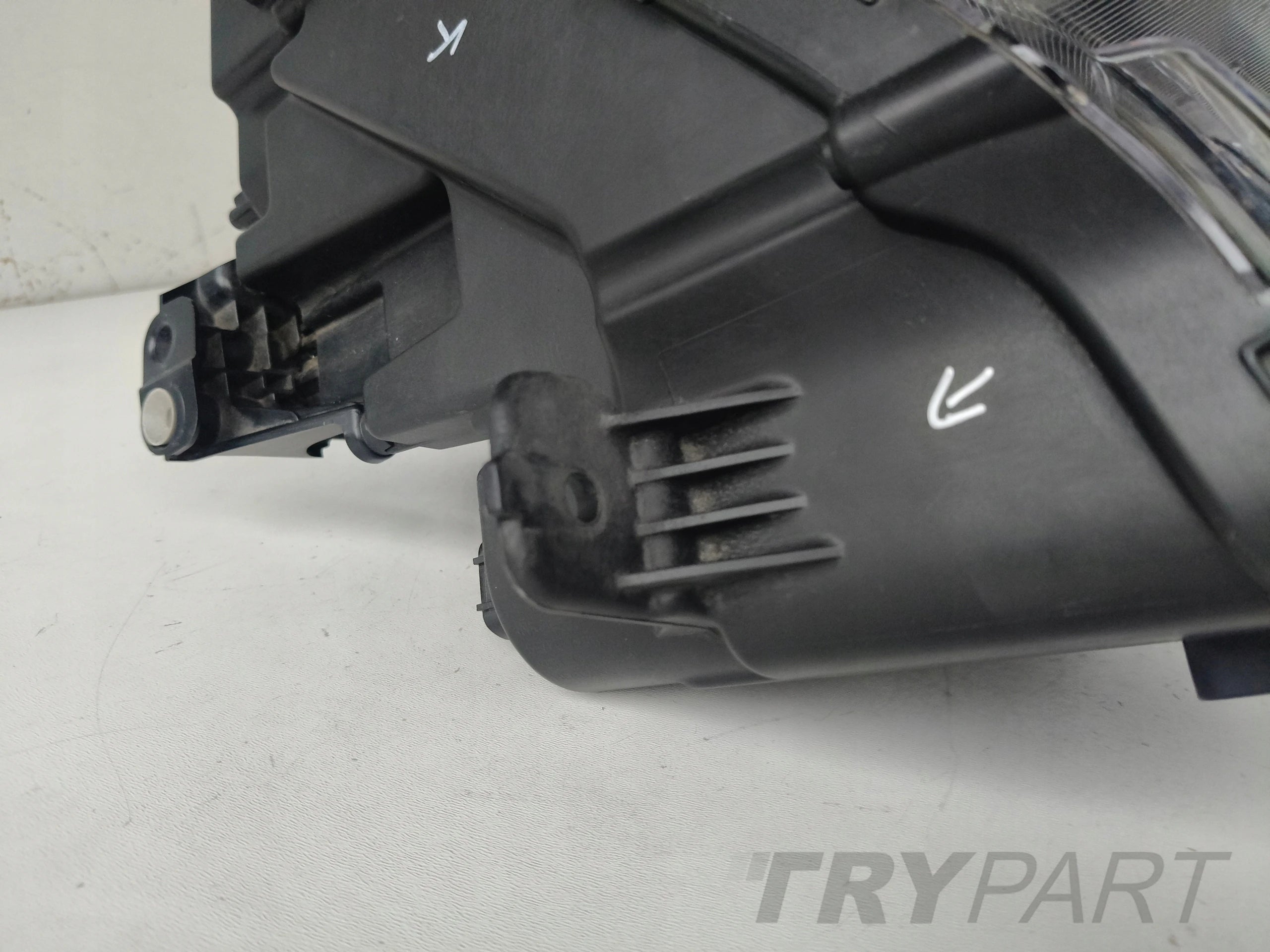 LEFT HEADLIGHT LAMP HYUNDAI STARIA 22- FULL LED