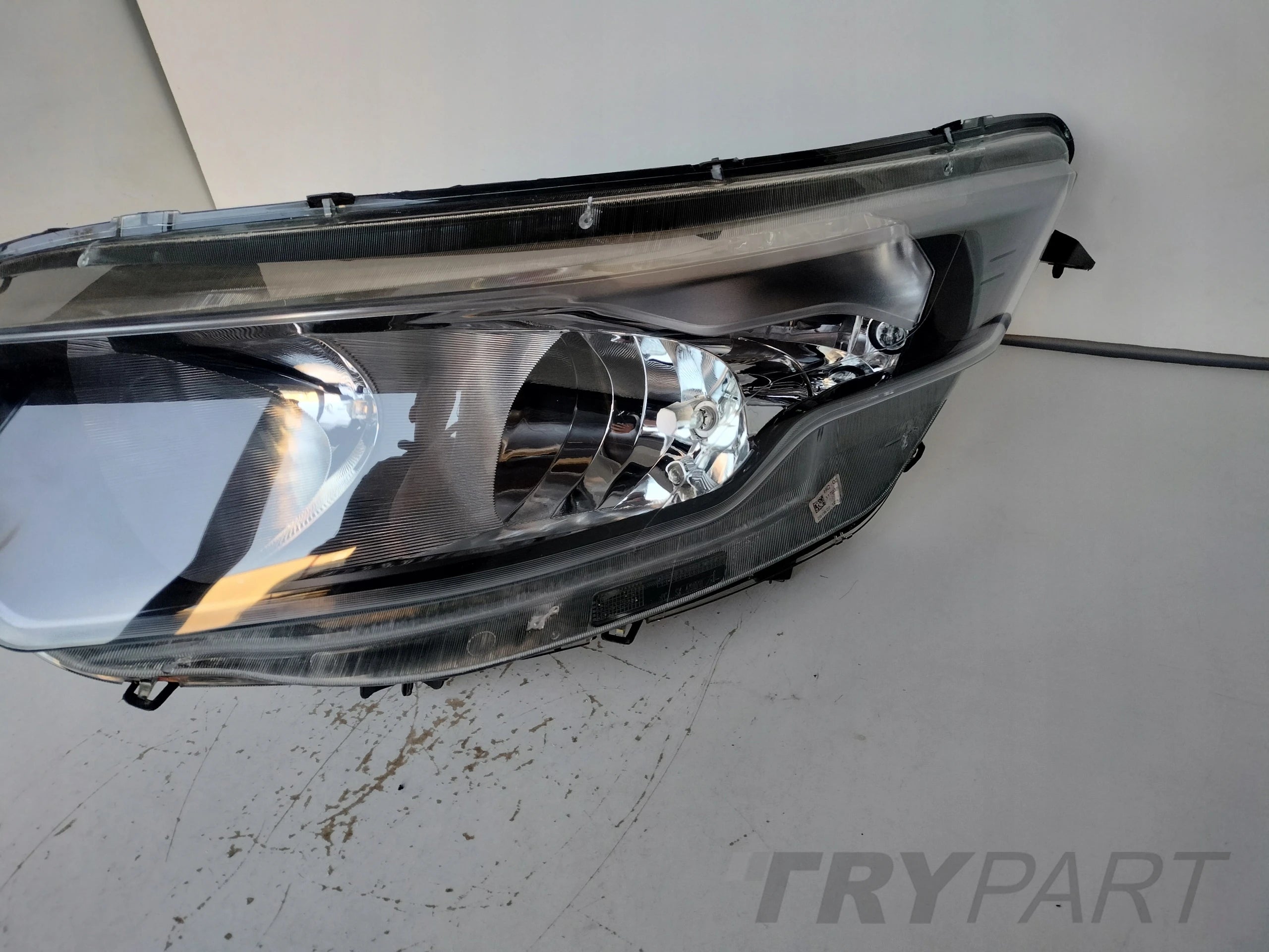 LEFT HEADLIGHT LAMP IVECO DAILY 19- LIFT