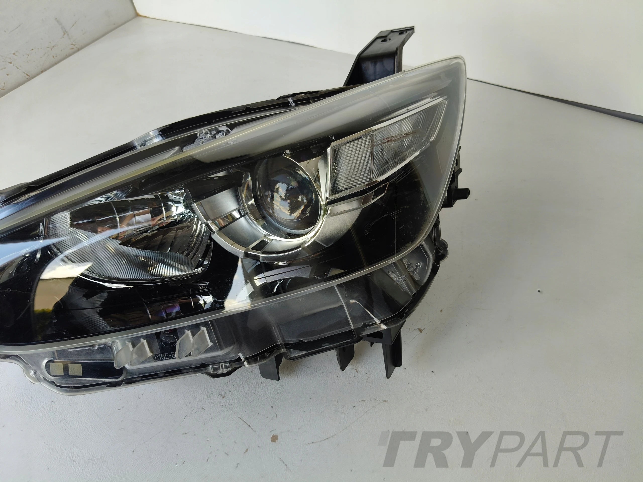 LEFT HEADLIGHT LAMP MAZDA CX3 15-