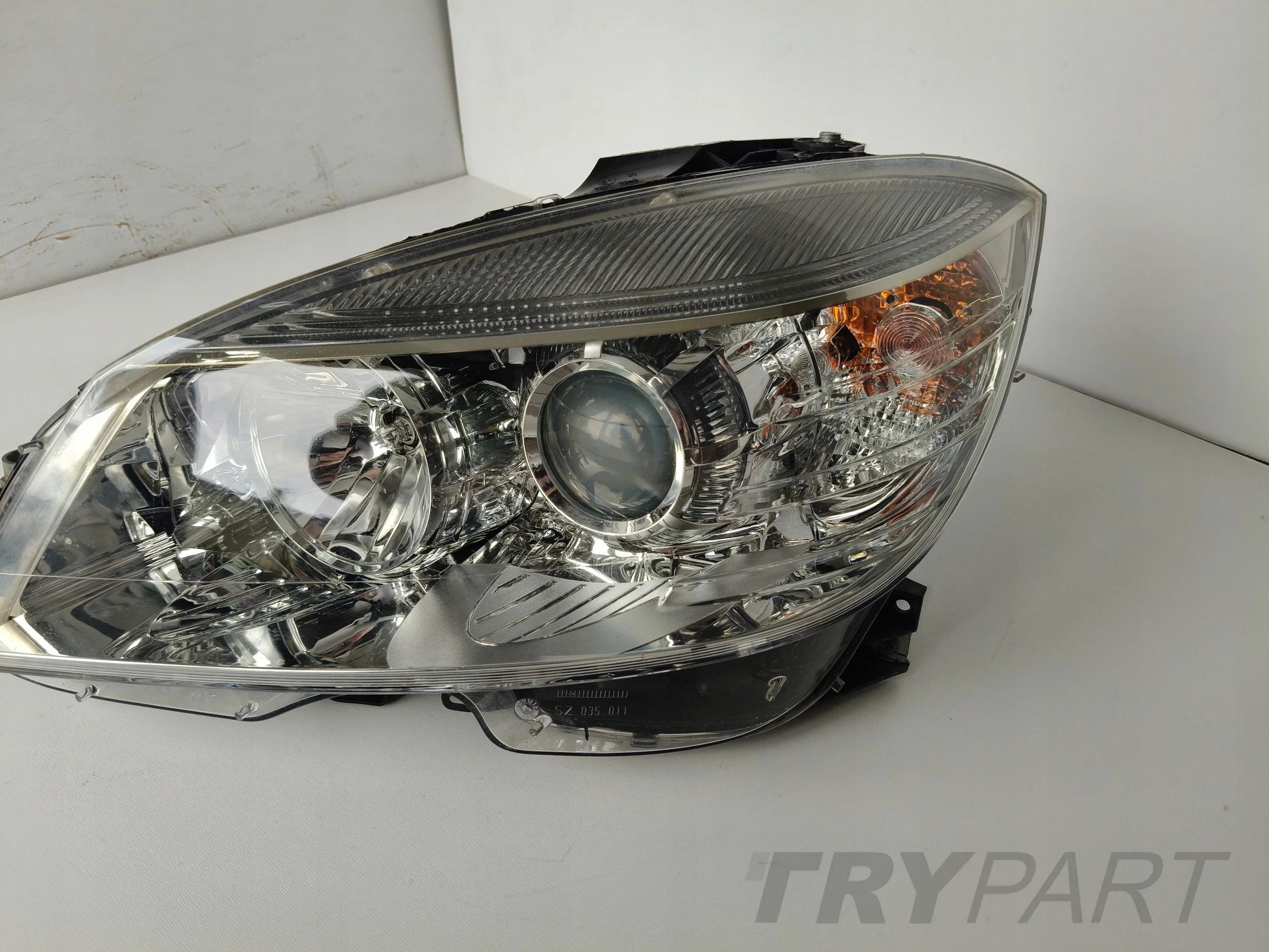 LEFT HEADLIGHT LAMP MERCEDES C-CLASS W204 07-10
