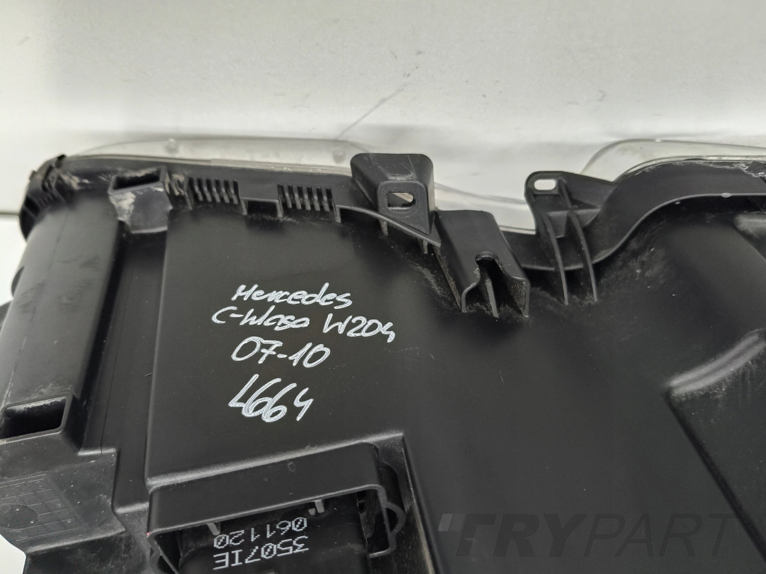 LEFT HEADLIGHT LAMP MERCEDES C-CLASS W204 07-10