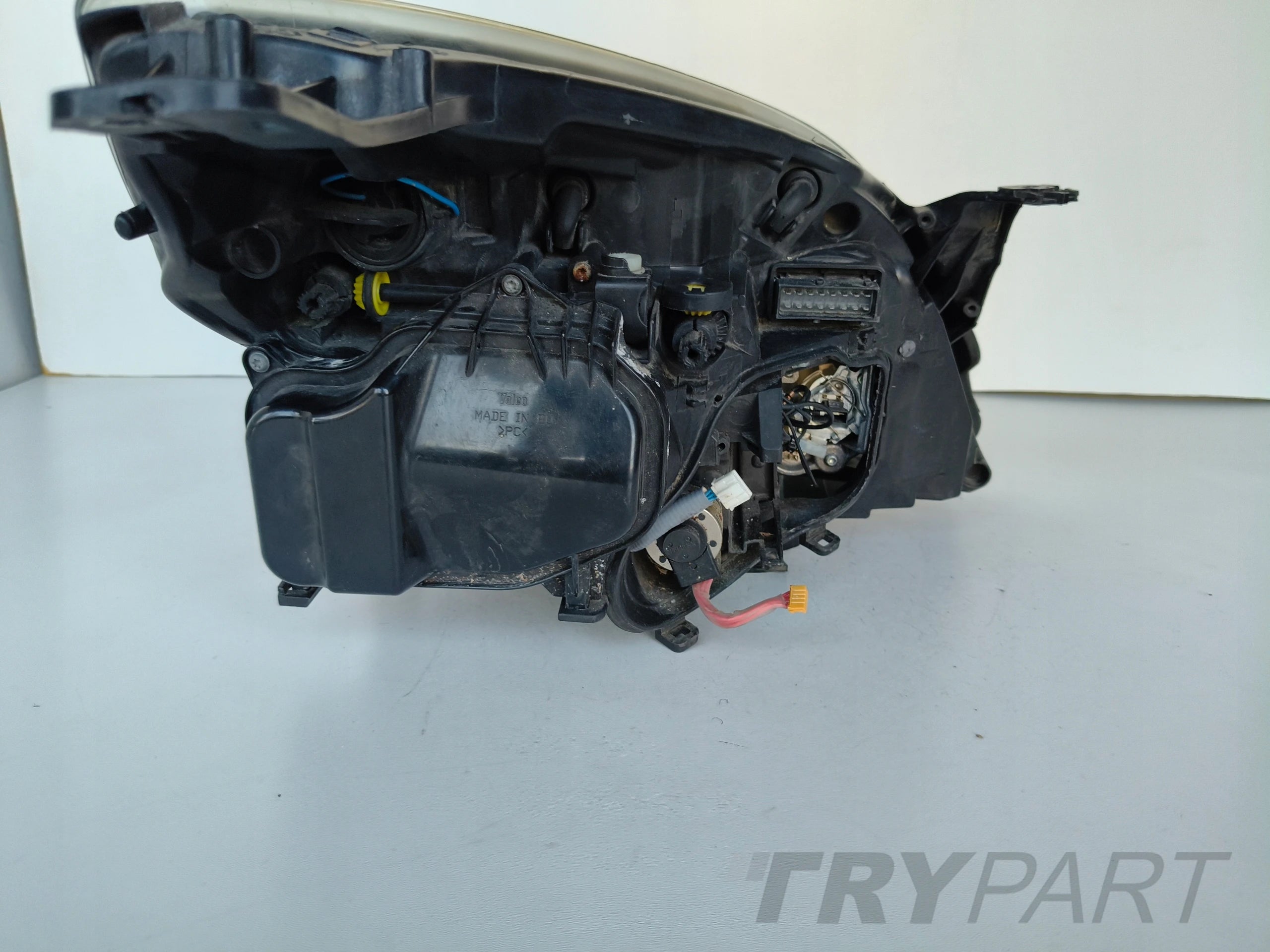 LEFT HEADLIGHT LAMP OPEL VECTRA C 05- LIFT XENON SWIVEL