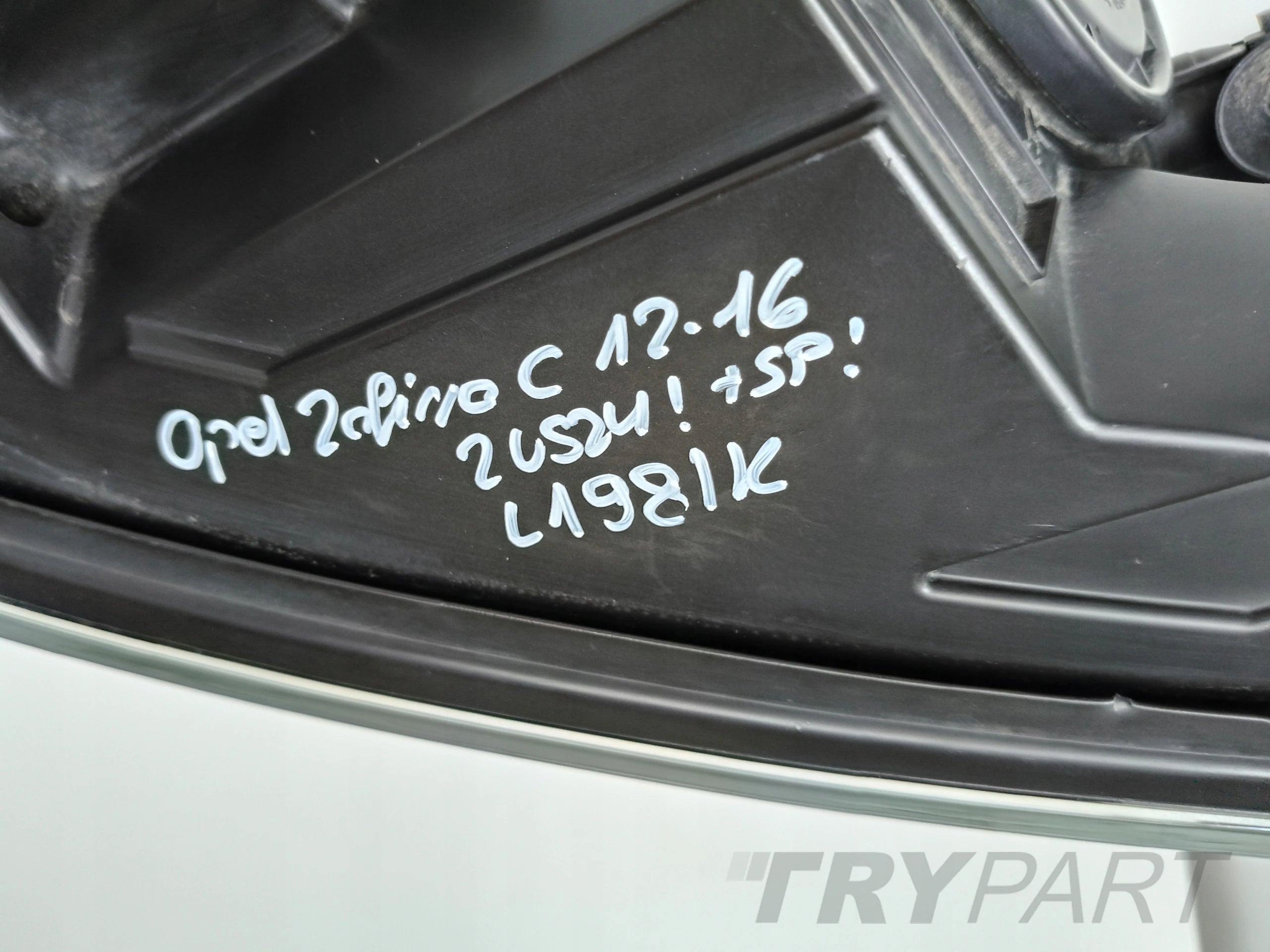 LEFT HEADLIGHT LAMP OPEL ZAFIRA C 12-16