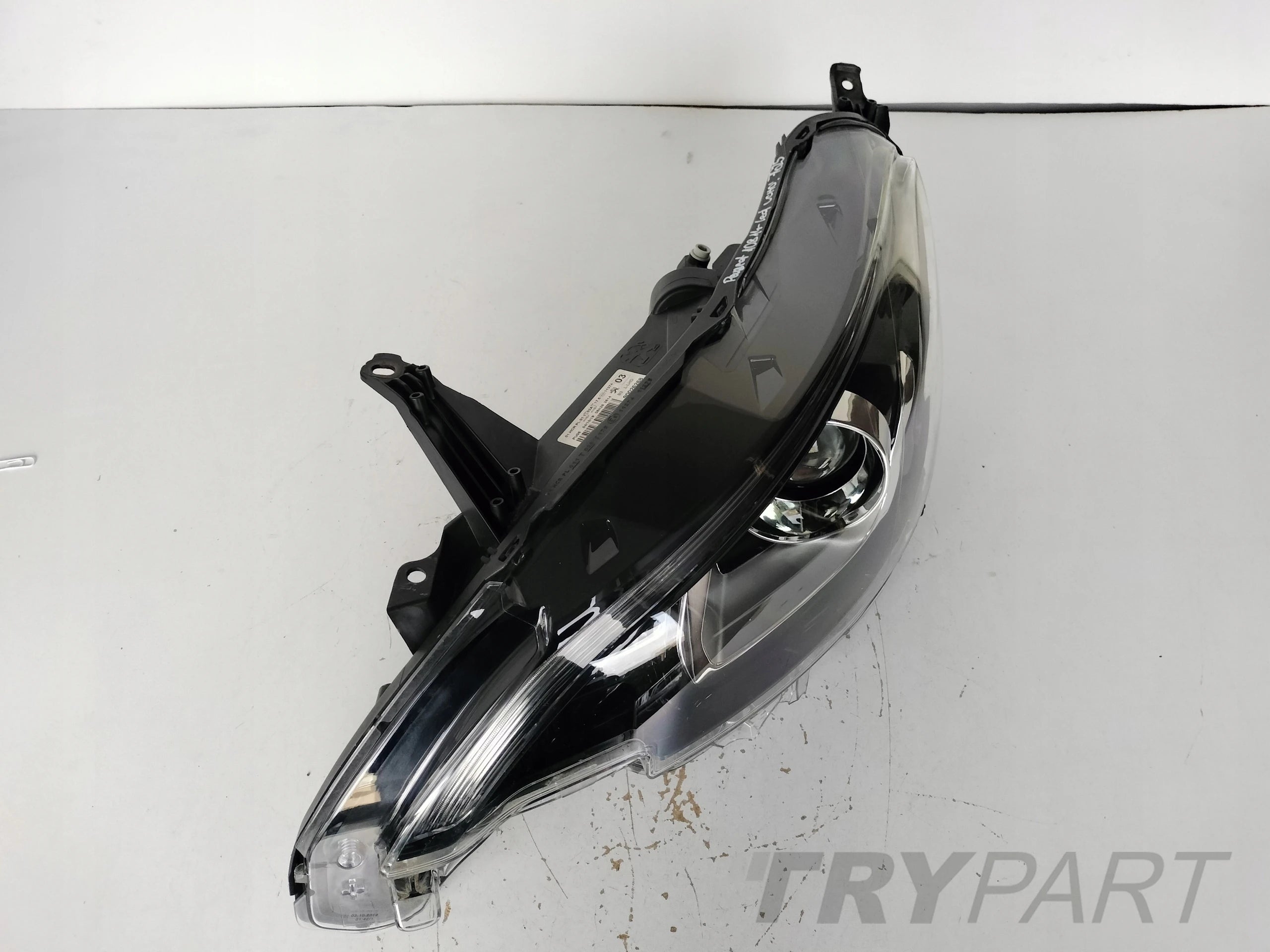 LEFT HEADLIGHT LAMP PEUGEOT 108 14- LED