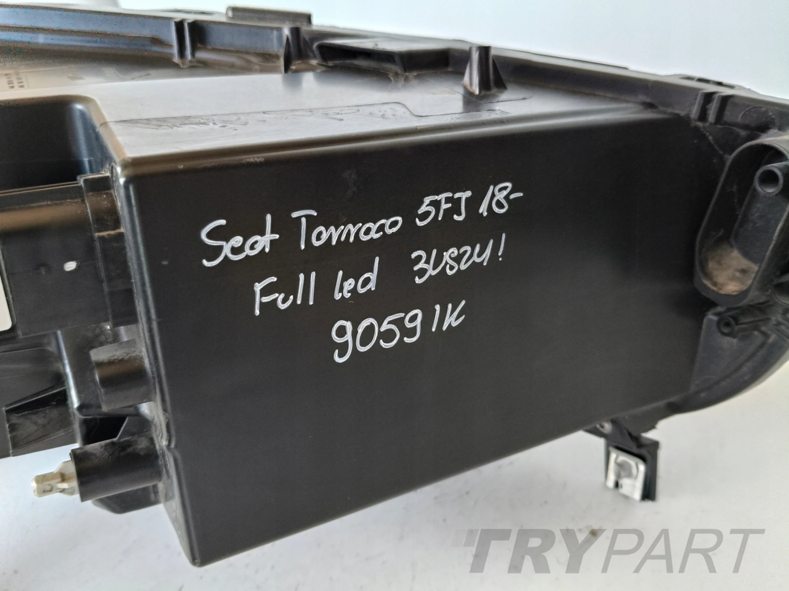 LEFT HEADLIGHT LAMP SEAT TARRACO18- 5FJ FULL LED