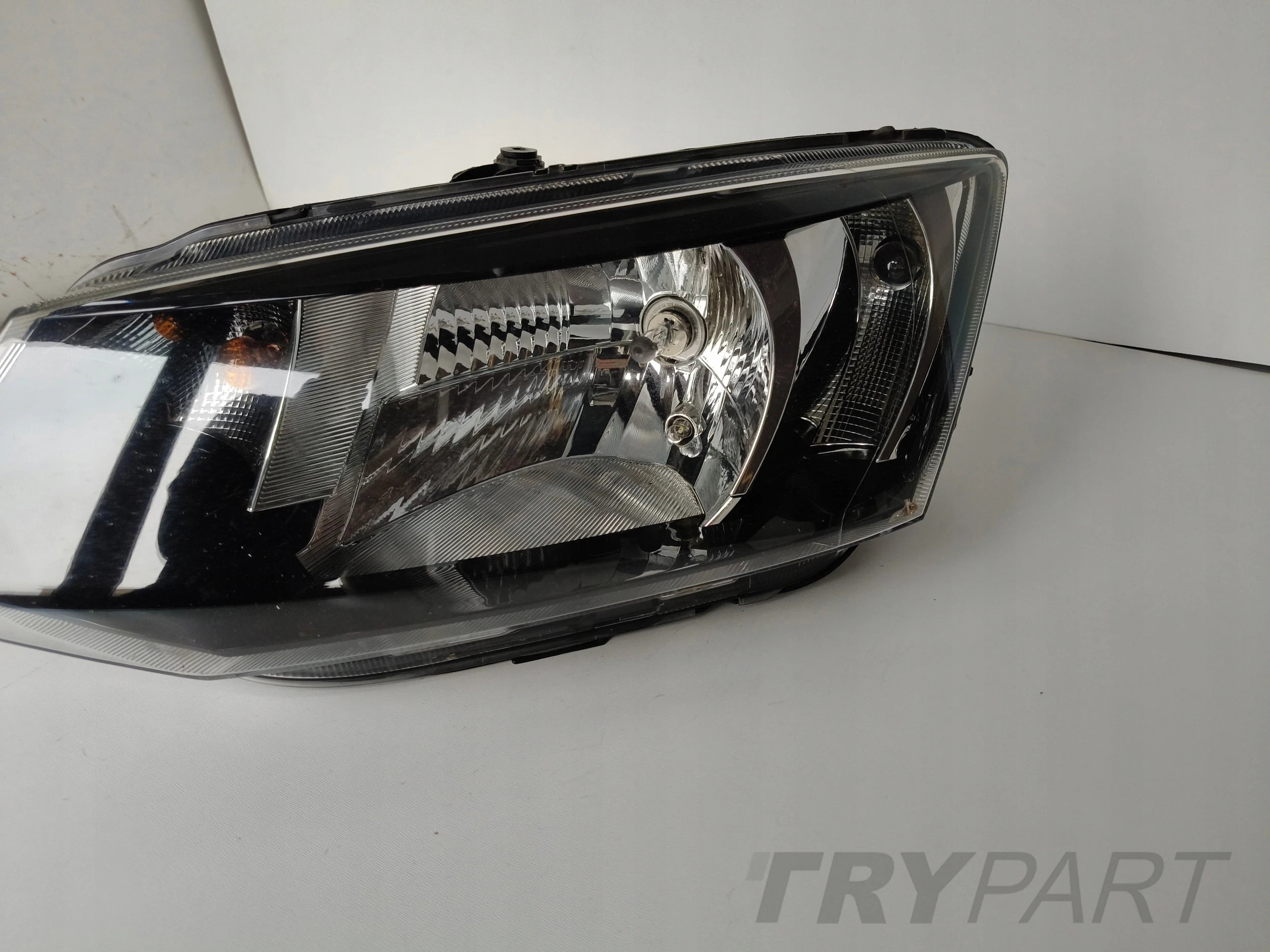 LEFT HEADLIGHT LAMP SKODA FABIA III 3 6V 6V0 14-