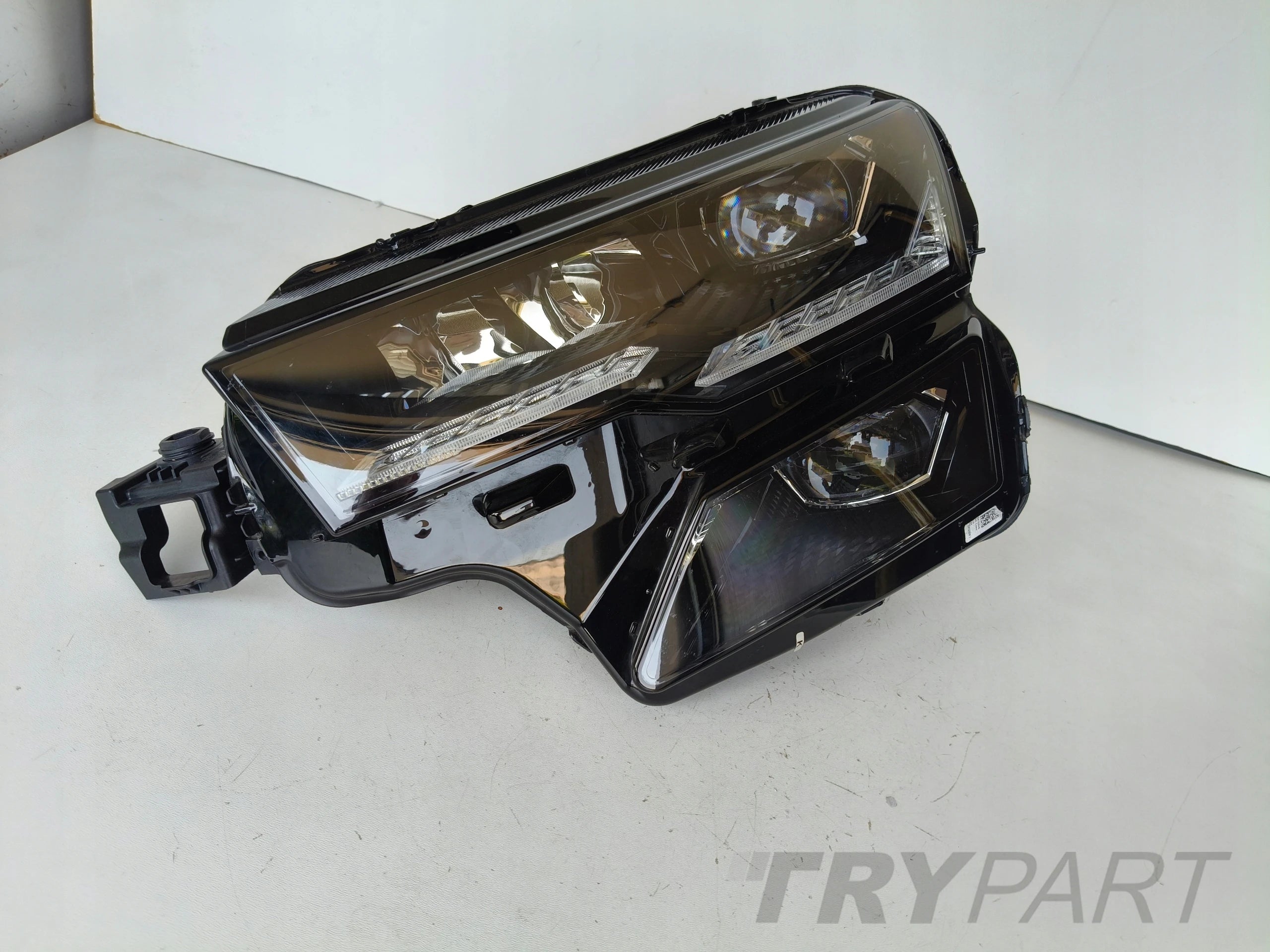 LEFT HEADLIGHT LAMP SKODA KAROQ 57A 21- LIFT FULL LED