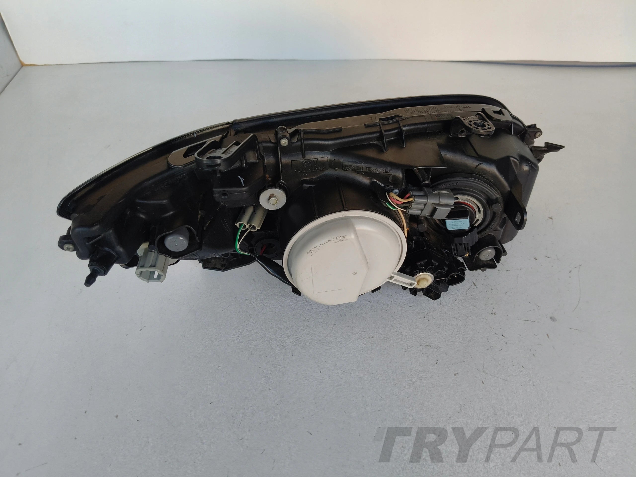 LEFT HEADLIGHT LAMP SUBARU OUTBACK 03-