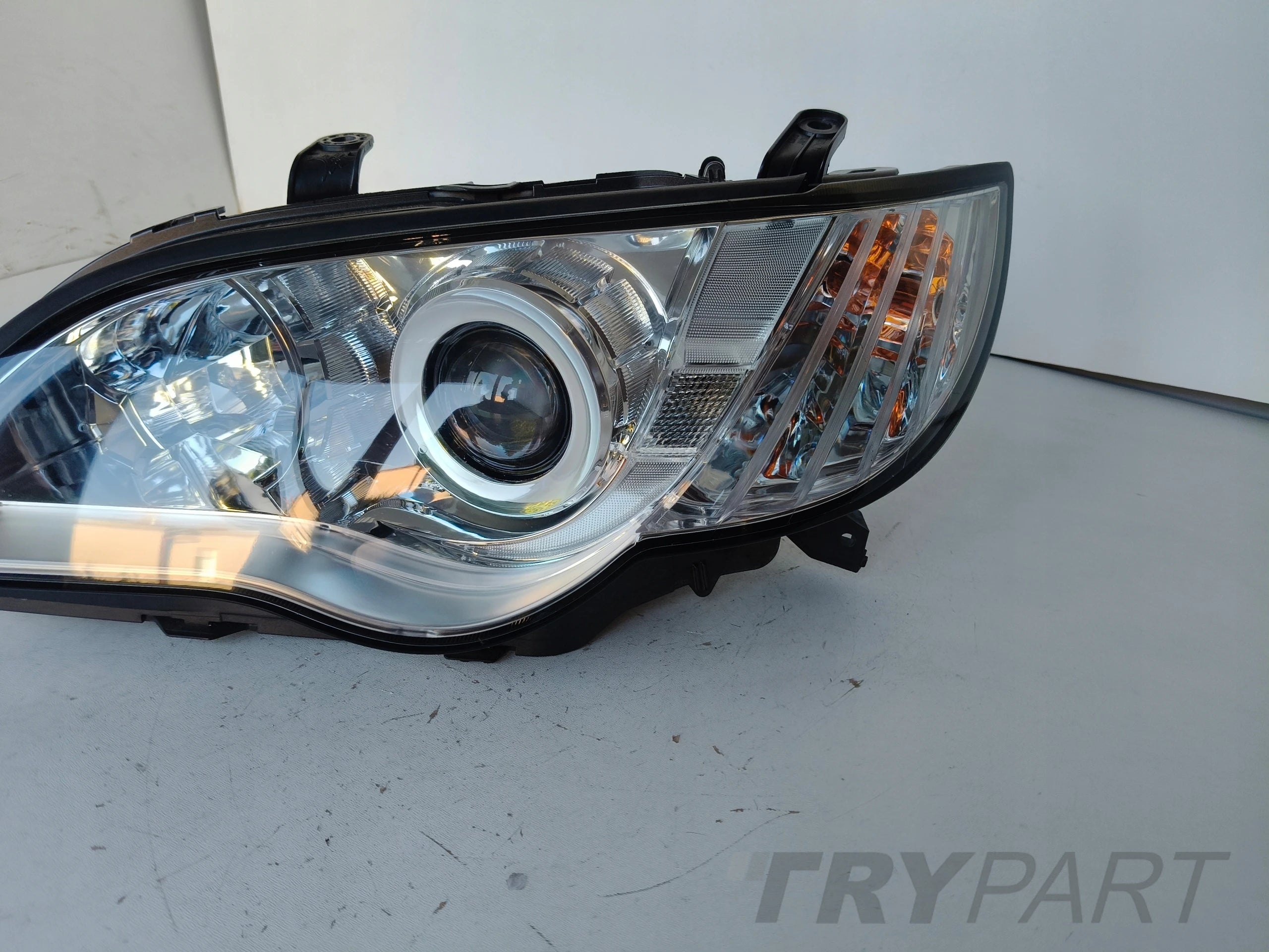 LEFT HEADLIGHT LAMP SUBARU OUTBACK 03-