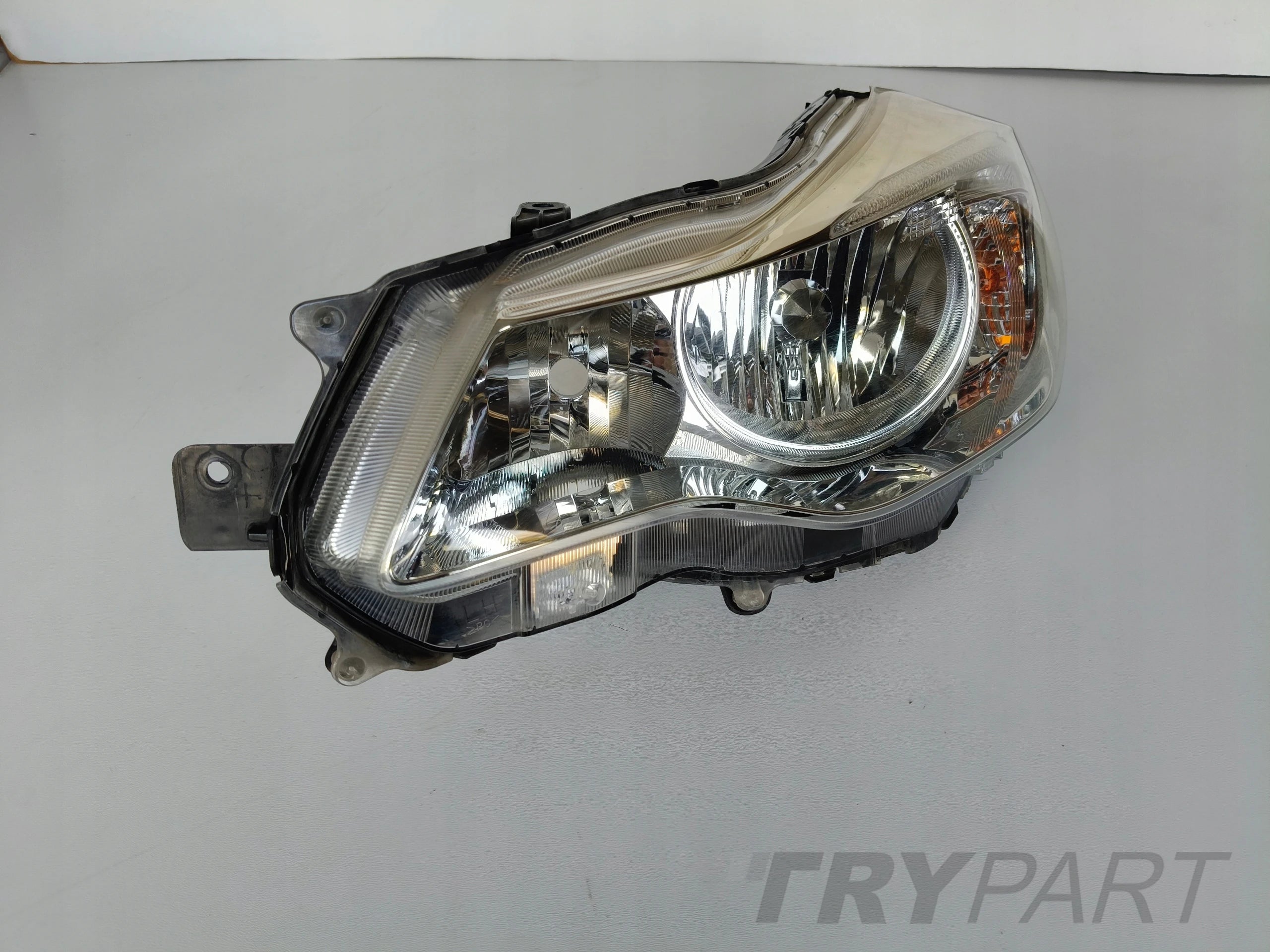 LEFT HEADLIGHT LAMP SUBARU XV 11-