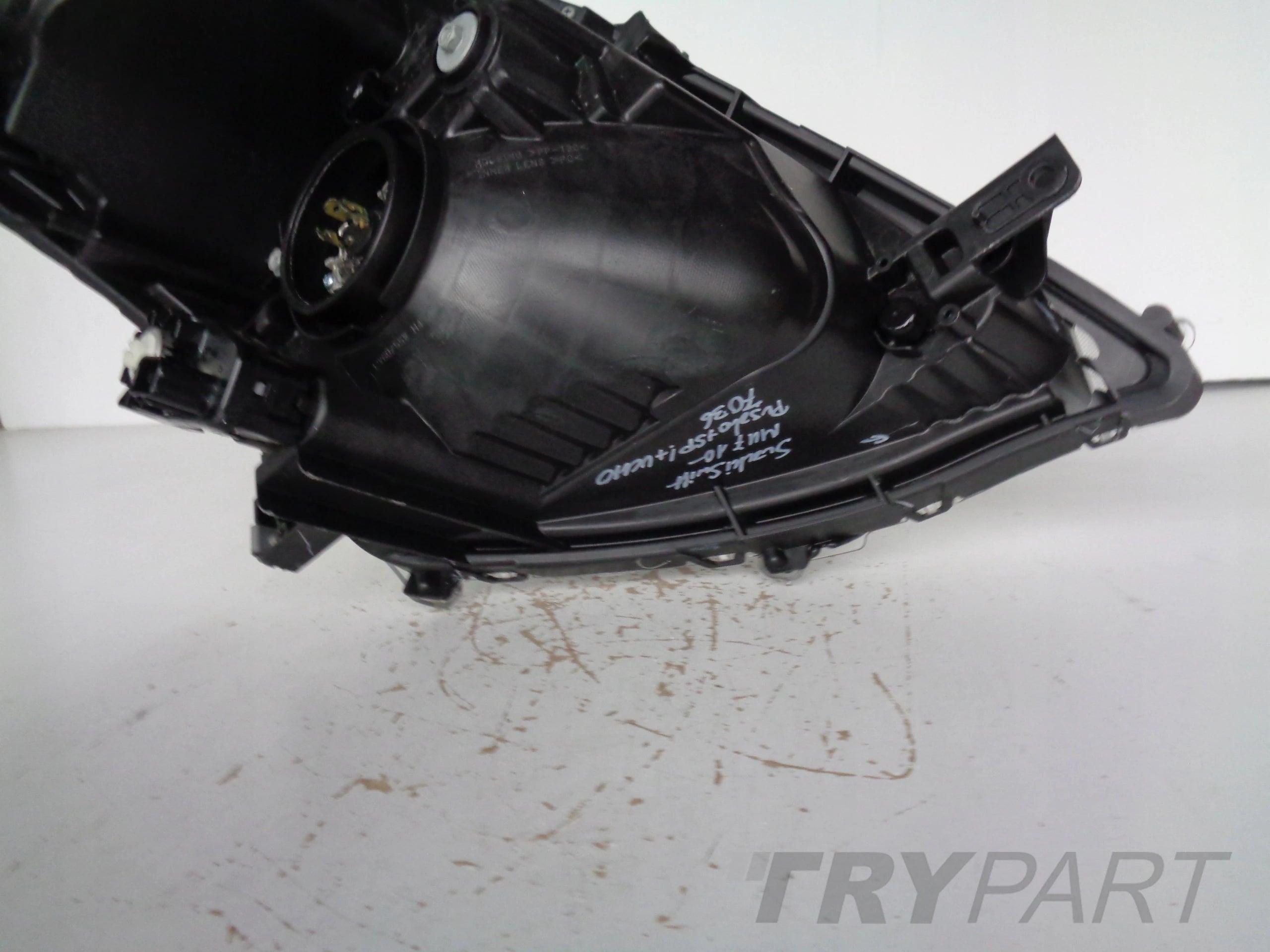 LEFT HEADLIGHT LAMP SUZUKI SWIFT MK7 10-