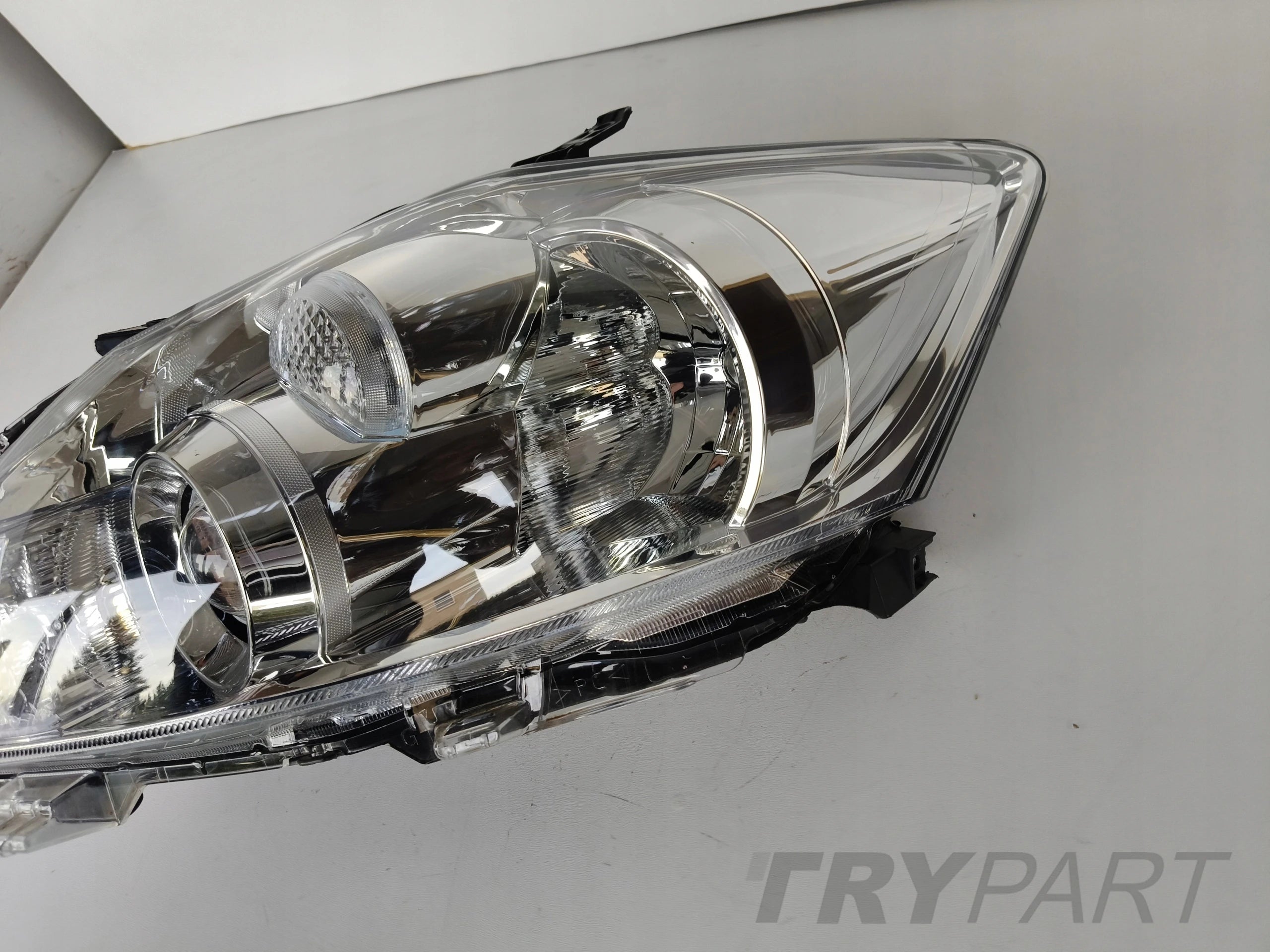 LEFT HEADLIGHT LAMP TOYOTA AURIS 10-12 LIFT