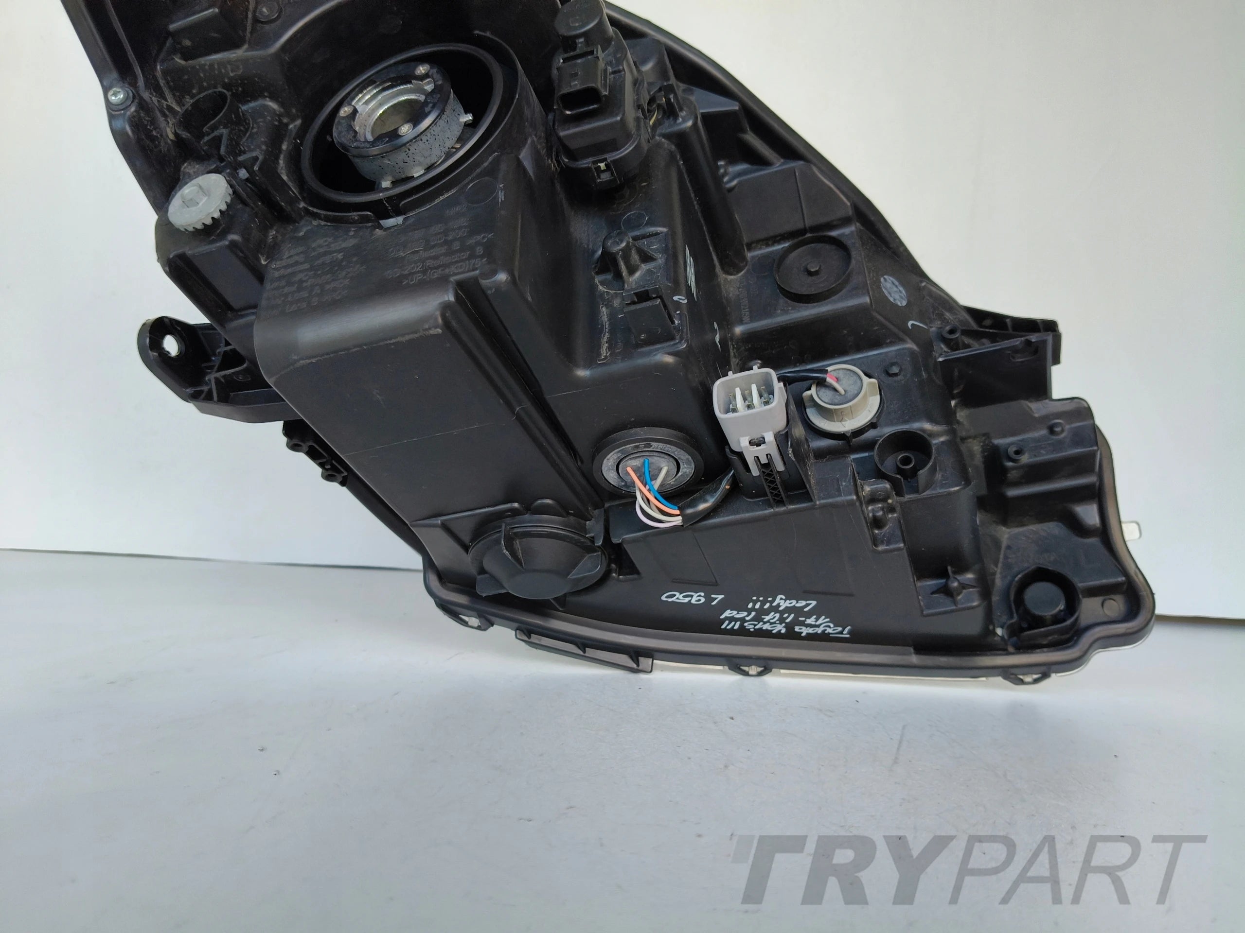 LEFT HEADLIGHT LAMP TOYOTA YARIS III 17- FACELIFT LED