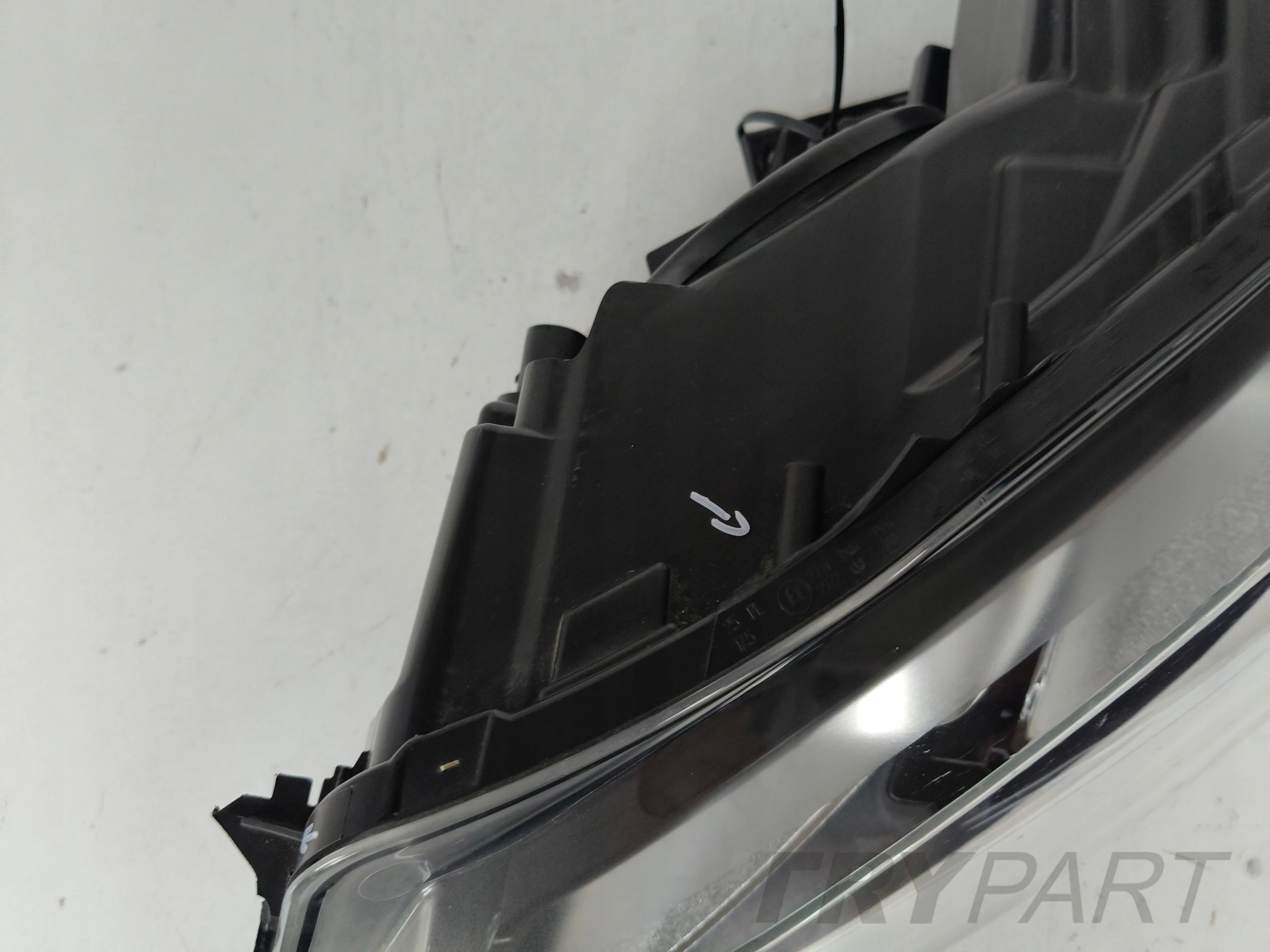 LEFT HEADLIGHT LAMP VW GOLF VI 6 5K0 5K 08-12 XENON LED CORNERING
