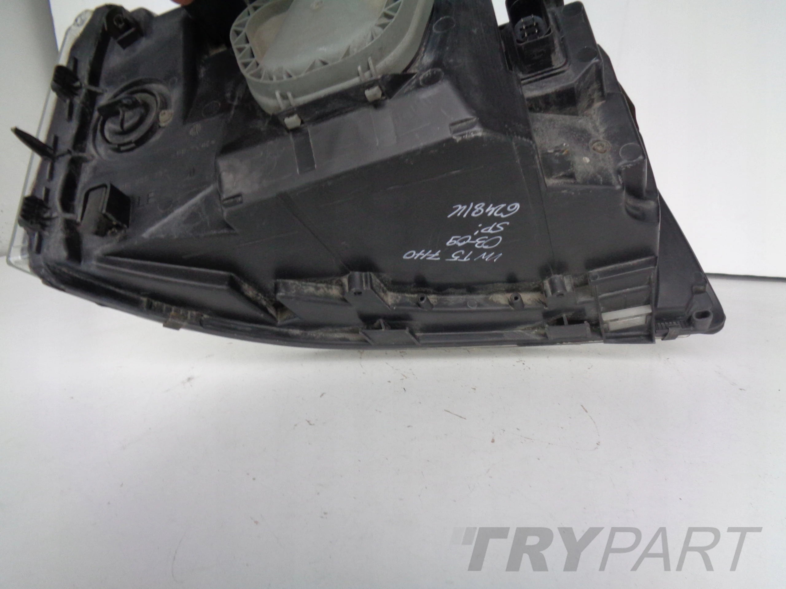 LEFT HEADLIGHT LAMP VW T5 7H 7H0 03-09