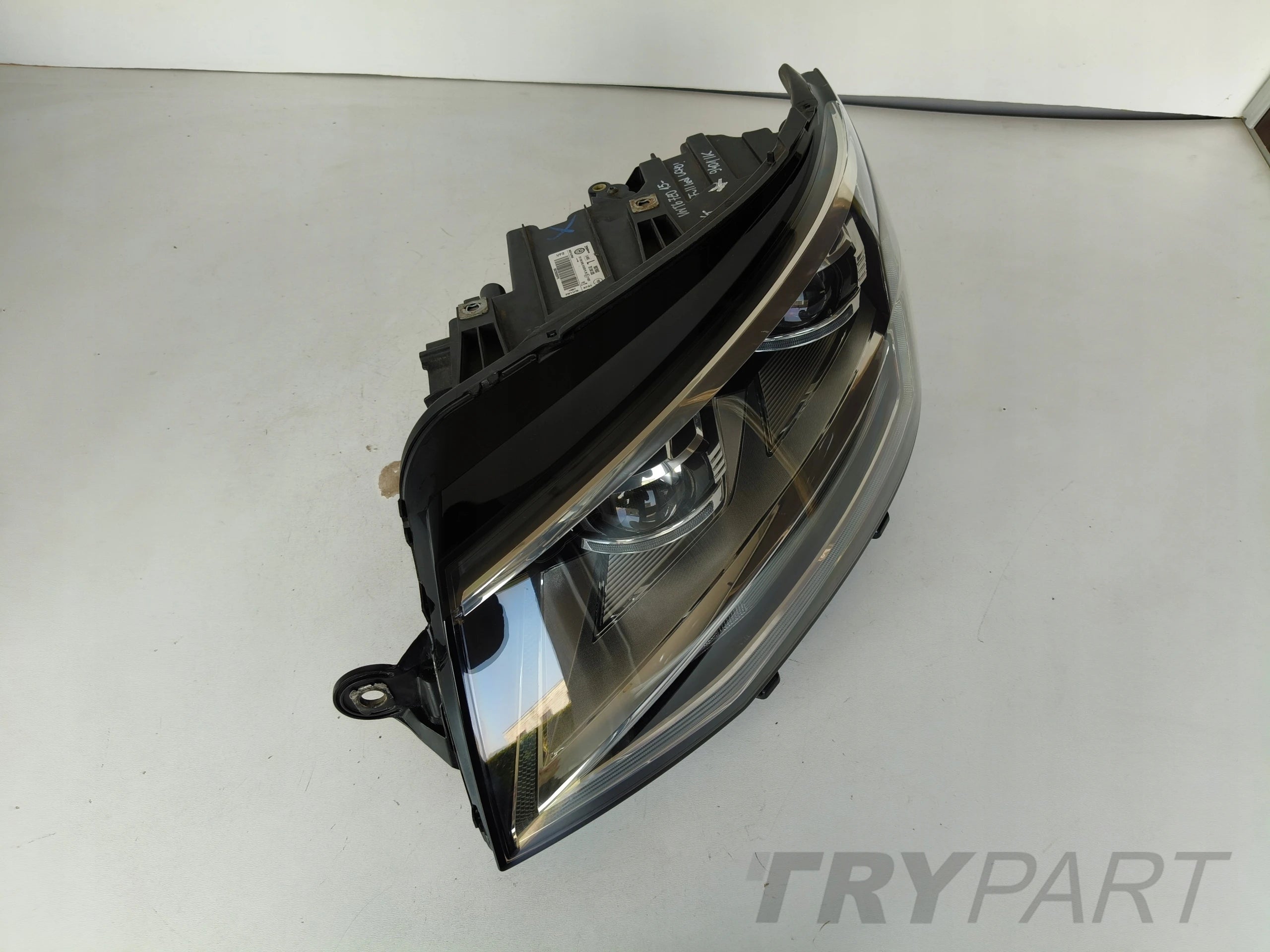 LEFT HEADLIGHT LAMP VW T6 7E 7E0 15- FULL LED