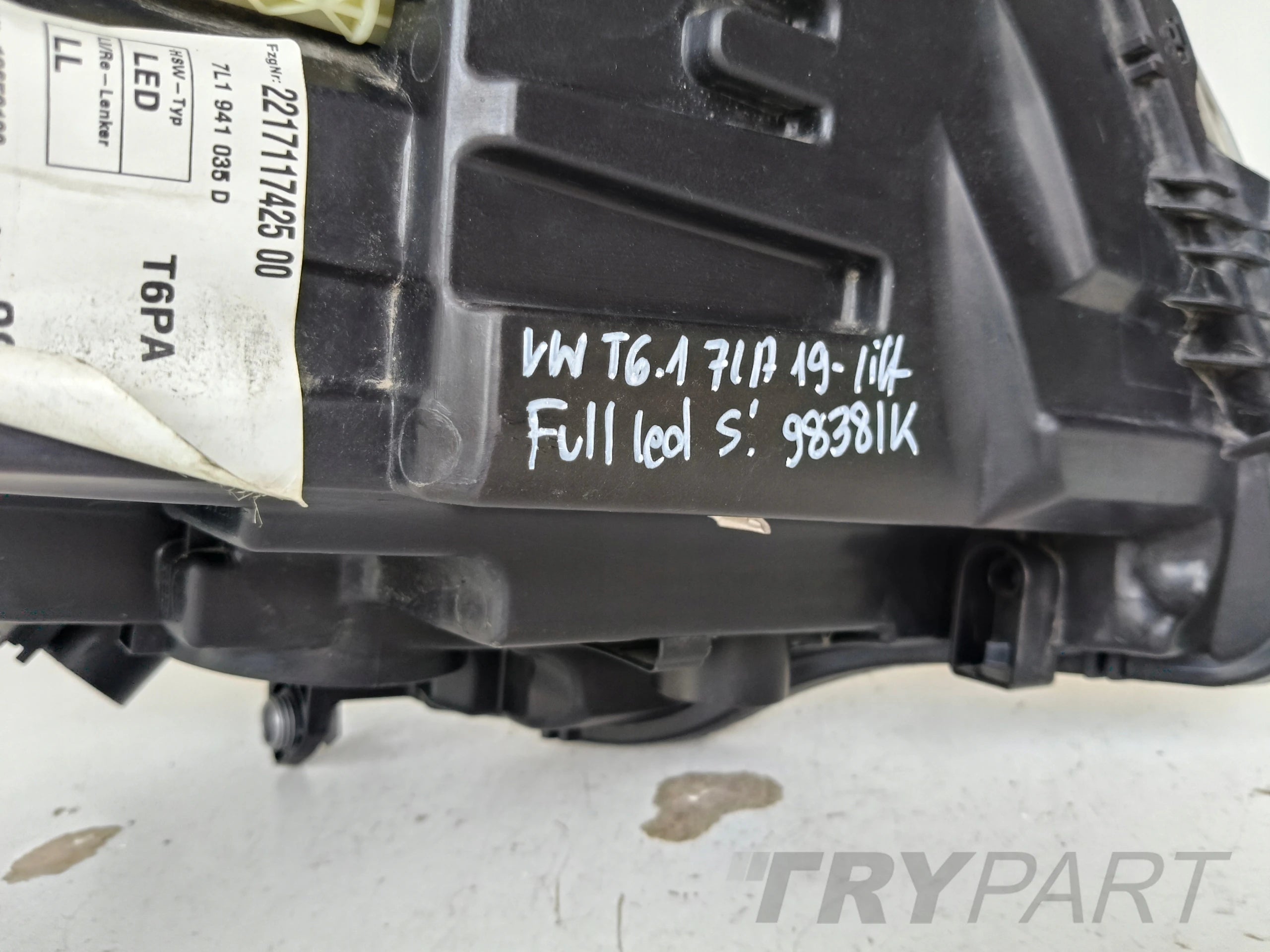 LEFT HEADLIGHT LAMP VW T6 T6.1 7L 7LA 19- LIFT FULL LED