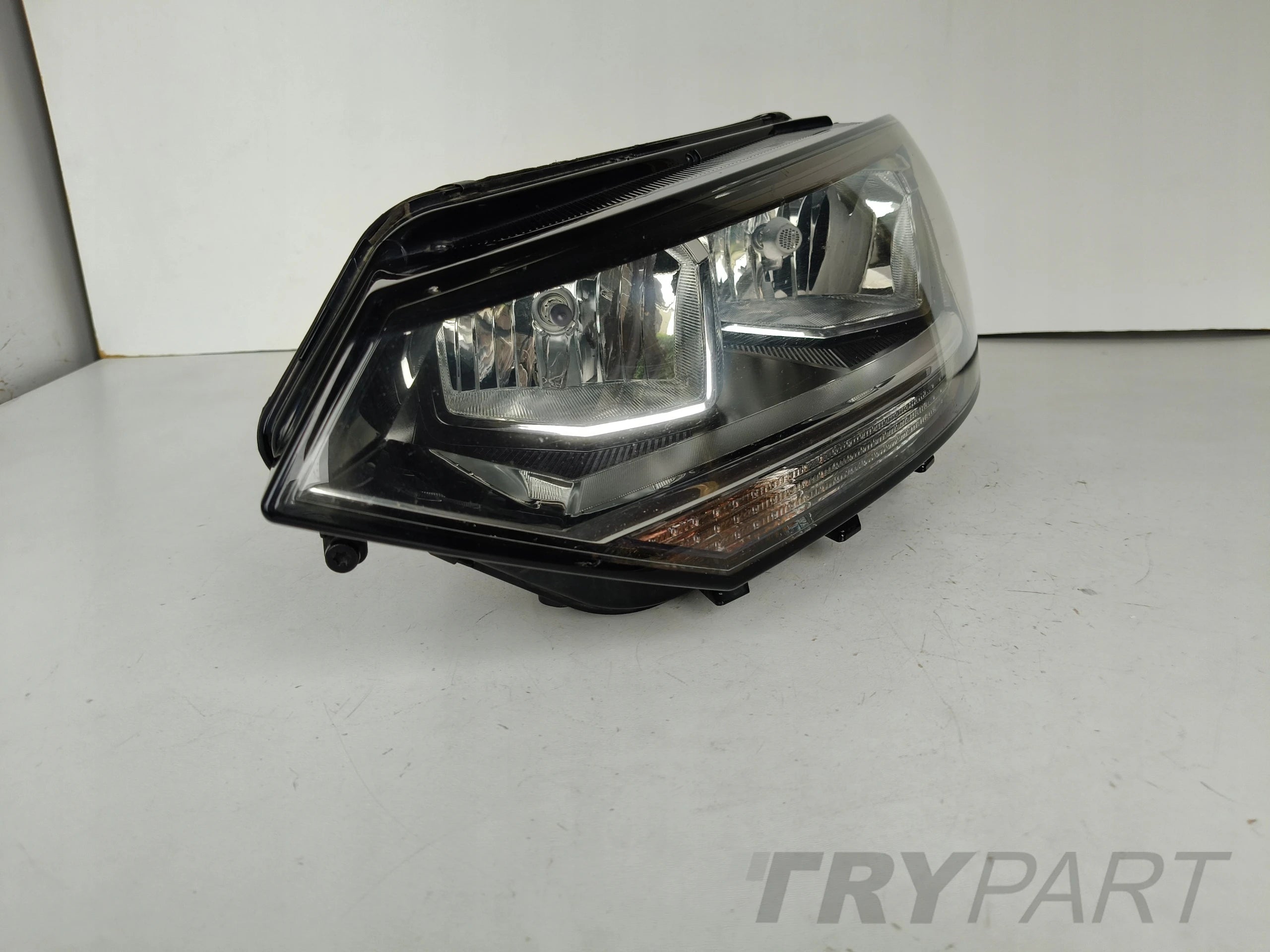 LEFT HEADLIGHT LAMP VW TOURAN 5TA 16-