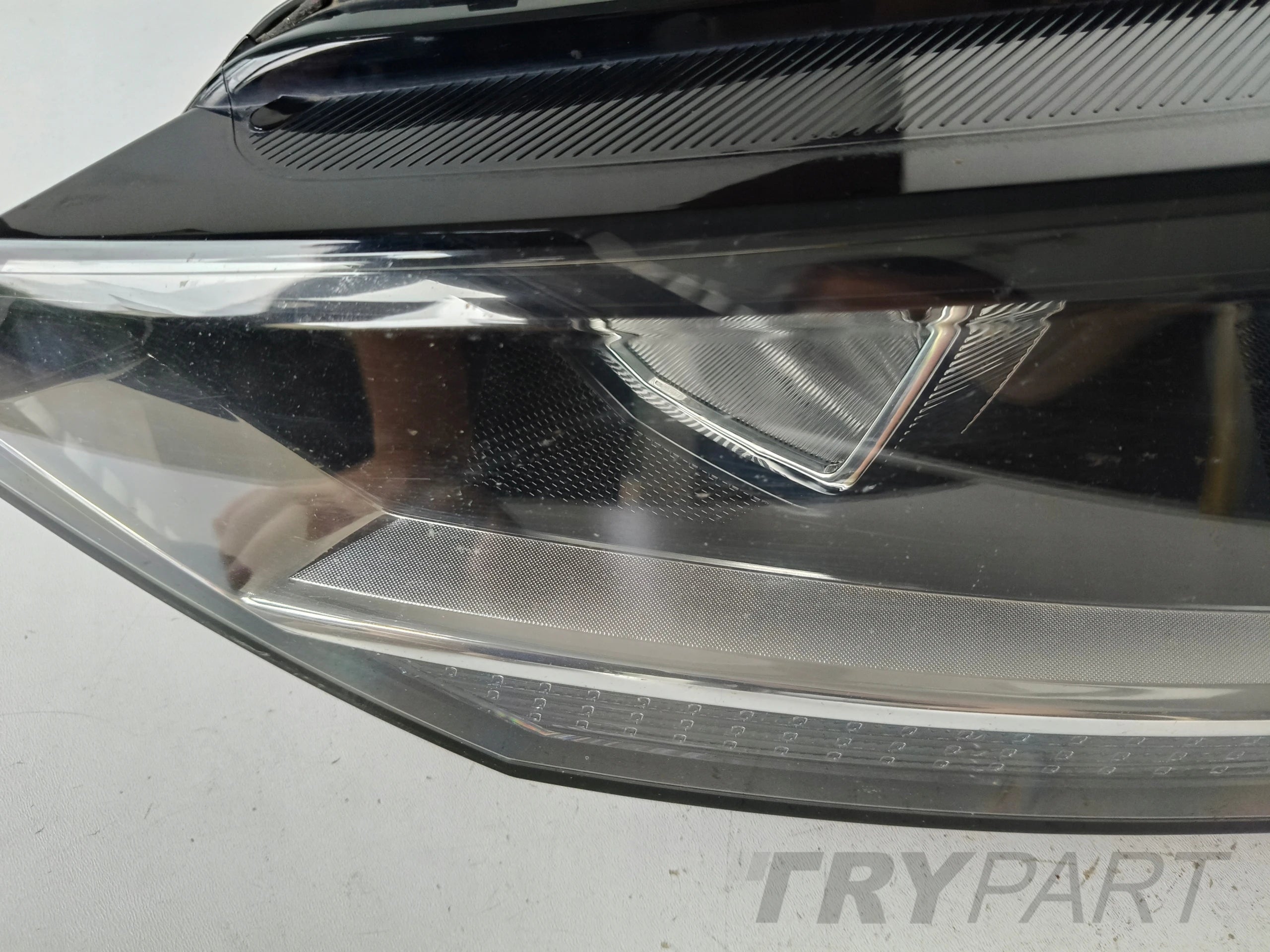 LEFT HEADLIGHT LAMP VW TOURAN 5TA 16-