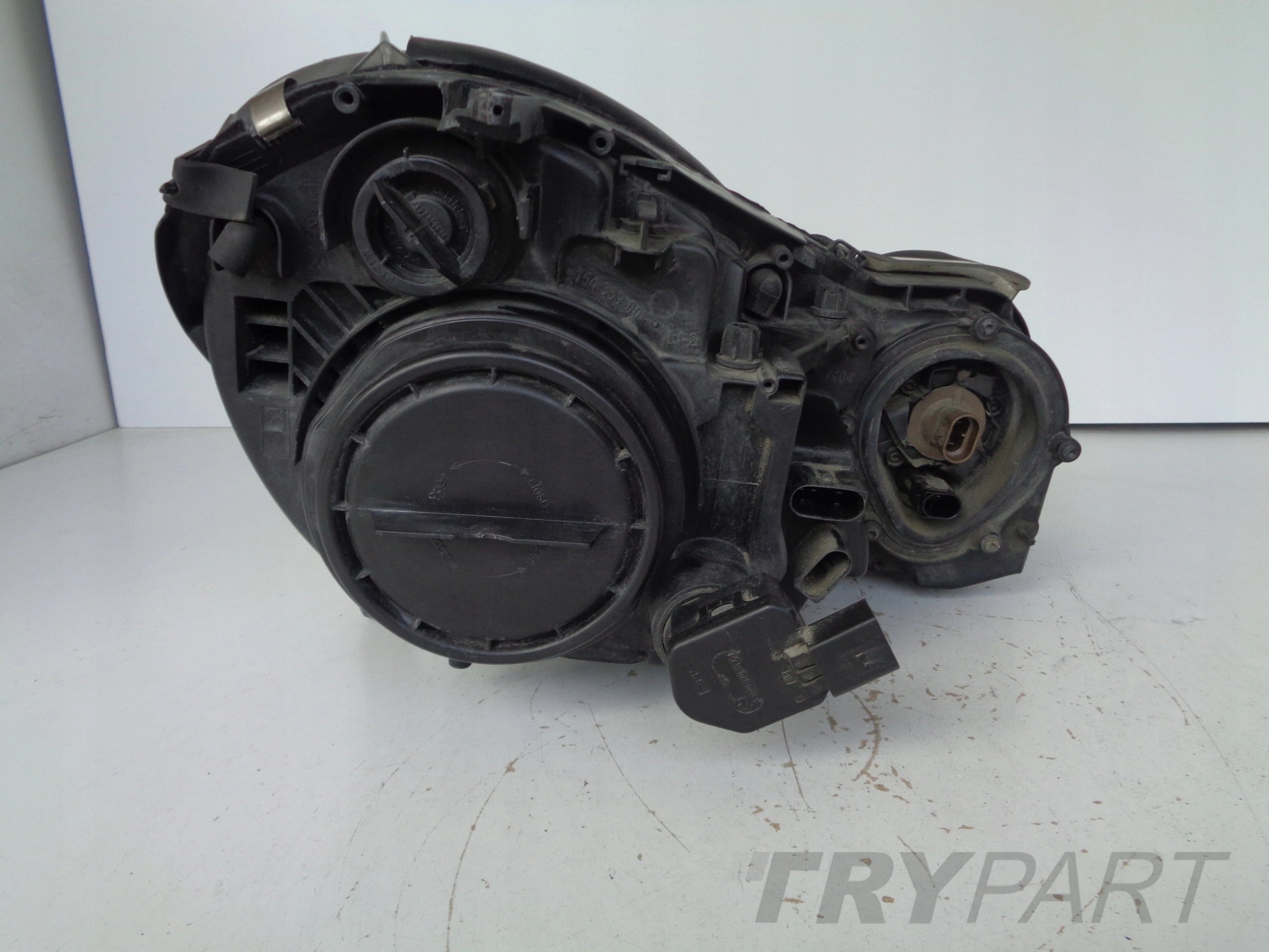 LEFT HEADLIGHT MERCEDES E-CLASS W211 02-06