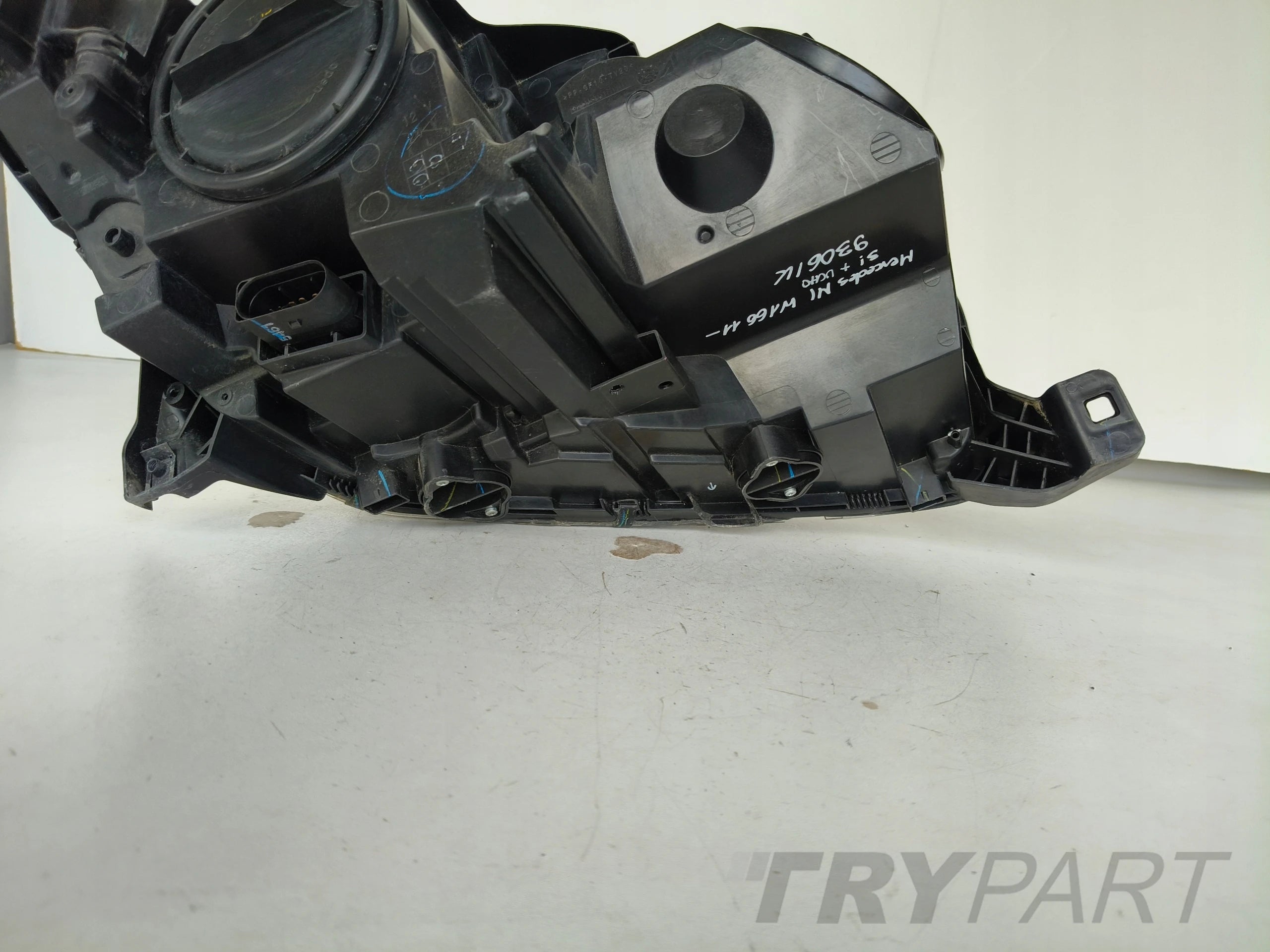 LEFT HEADLIGHT MERCEDES ML W166 11-