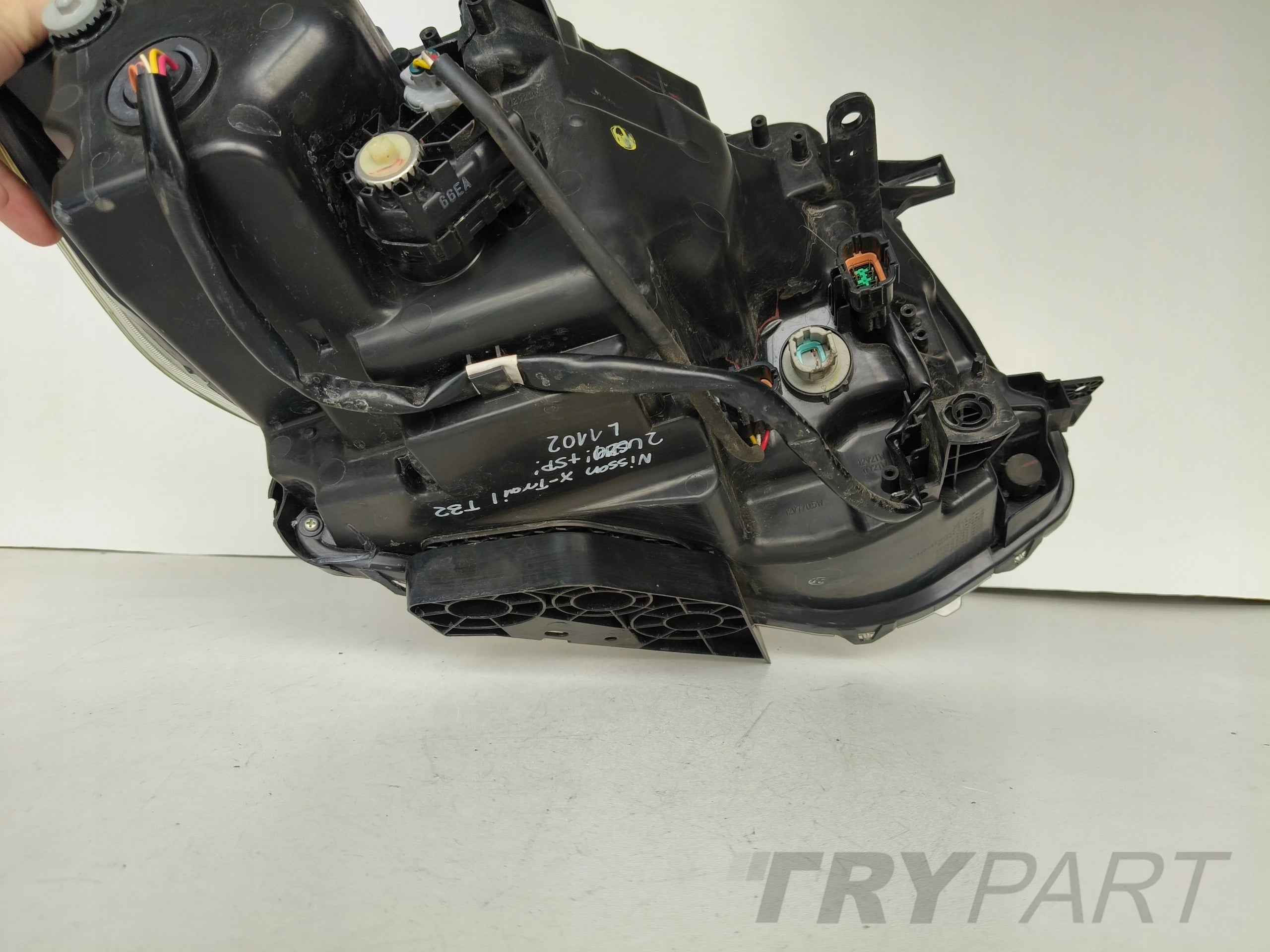 LEFT HEADLIGHT NISSAN X-TRAIL T32 14- FULL LED