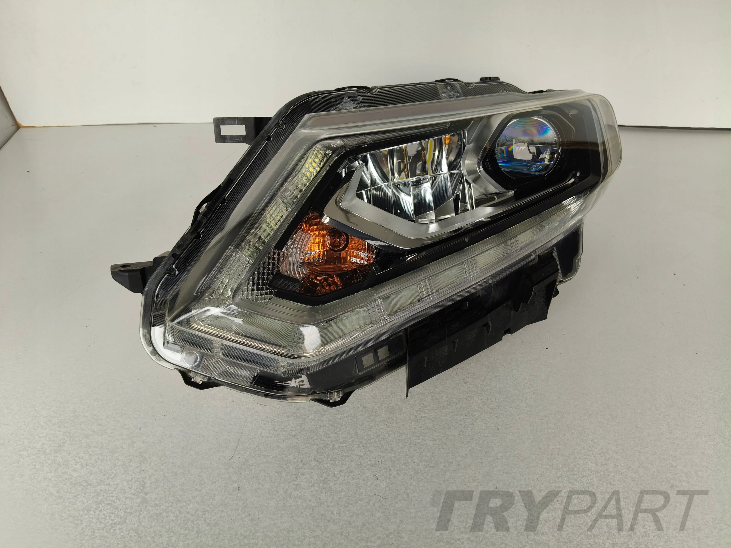 LEFT HEADLIGHT NISSAN X-TRAIL T32 14- FULL LED