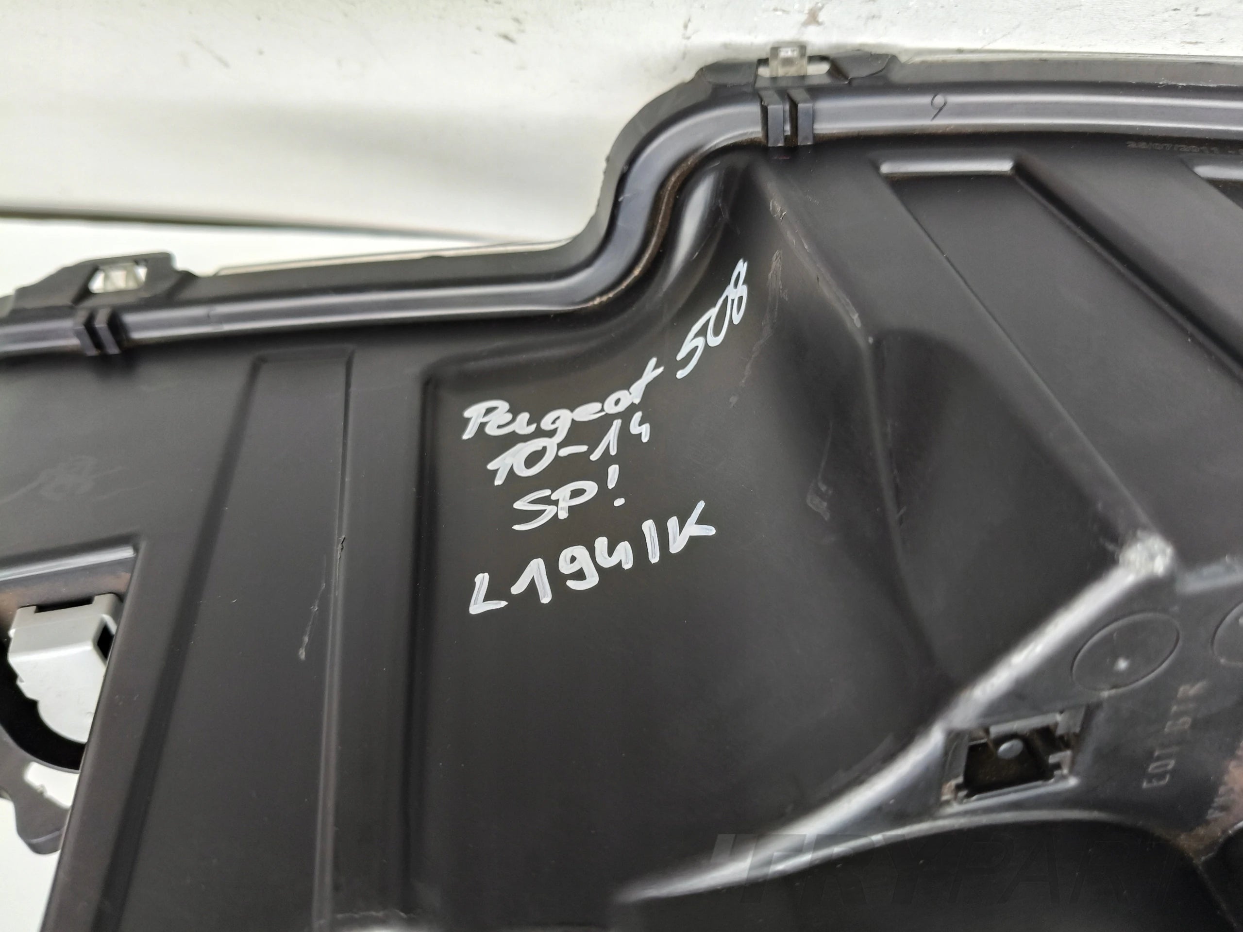 LEFT HEADLIGHT PEUGEOT 508 10-14