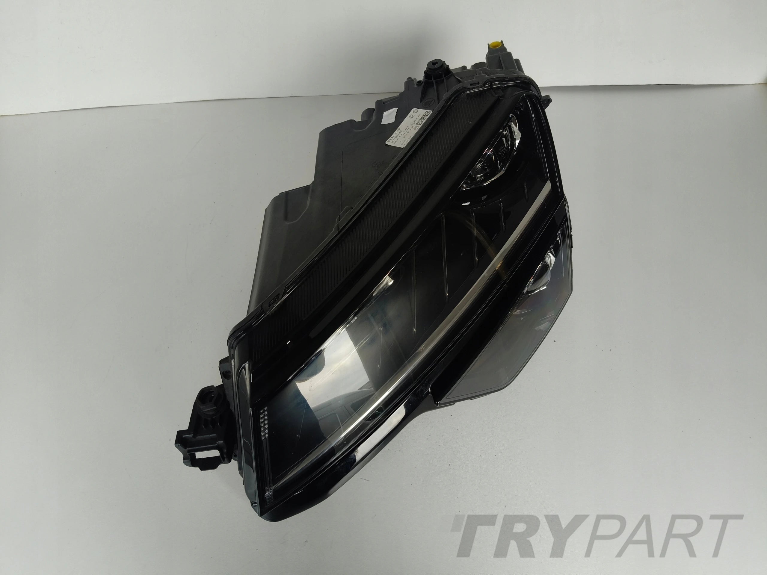 LEFT HEADLIGHT SKODA KAROQ 57A 17- FULL LED