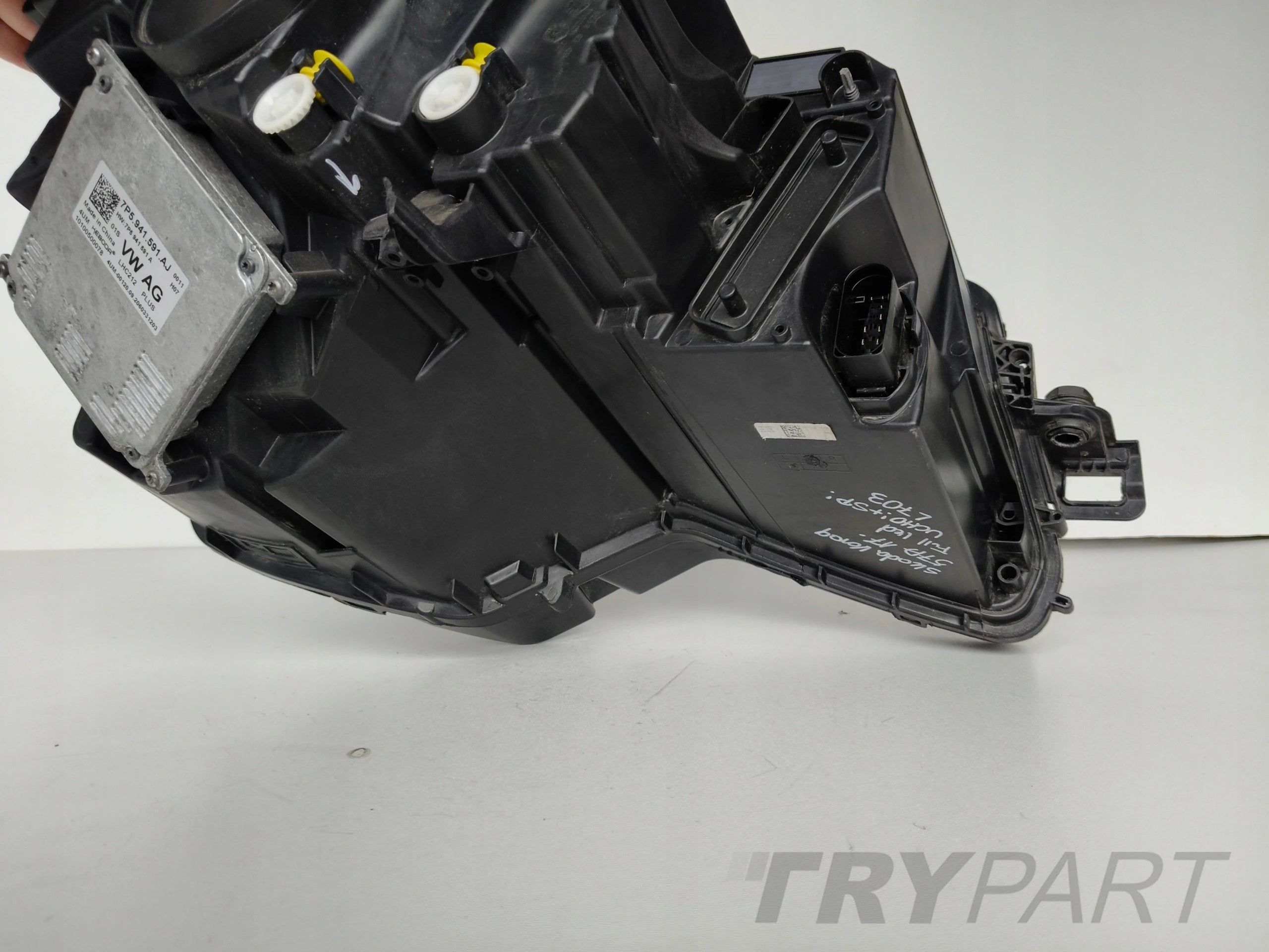 LEFT HEADLIGHT SKODA KAROQ 57A 17- FULL LED