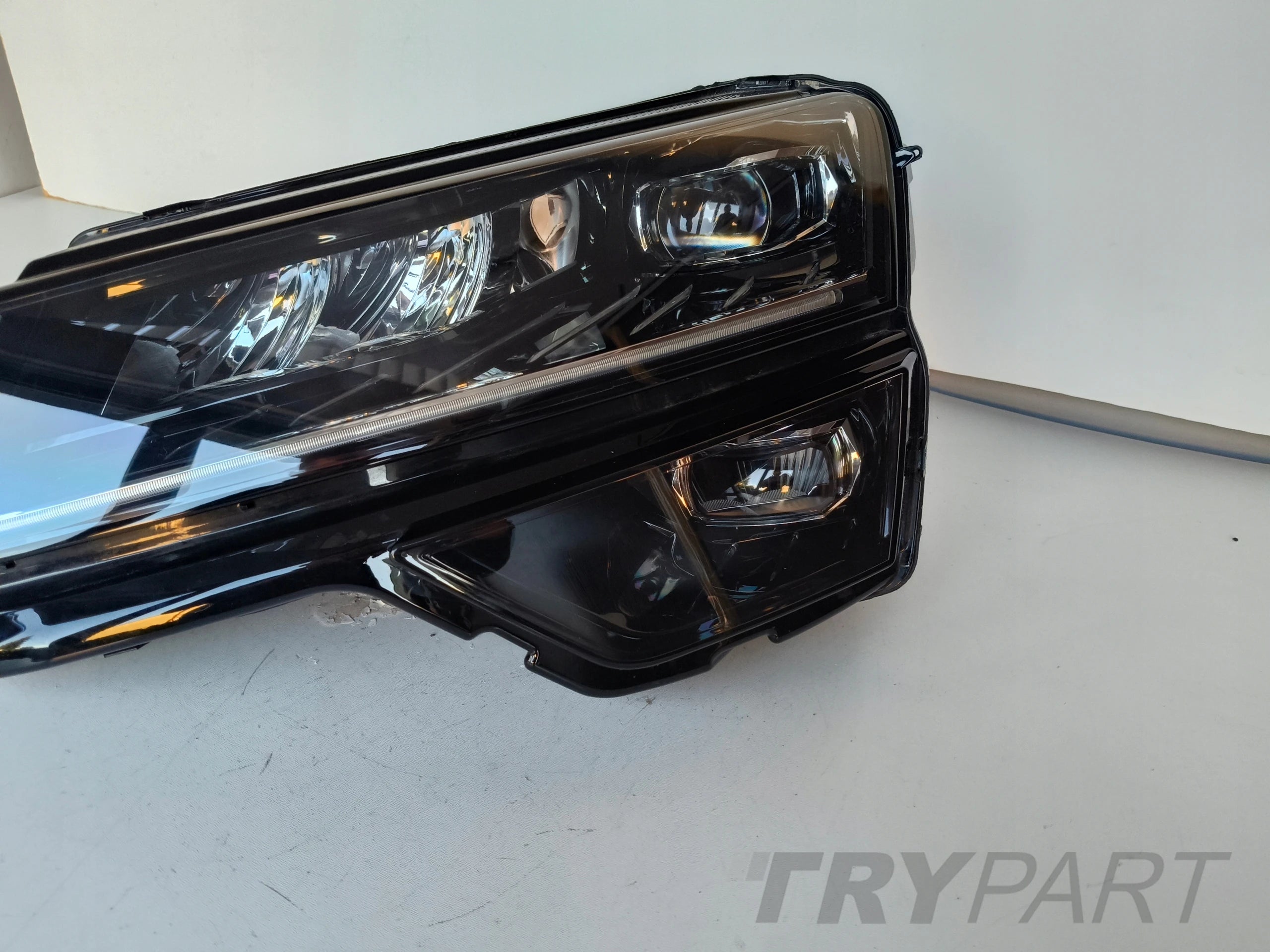 LEFT HEADLIGHT SKODA KAROQ 57A 17- FULL LED