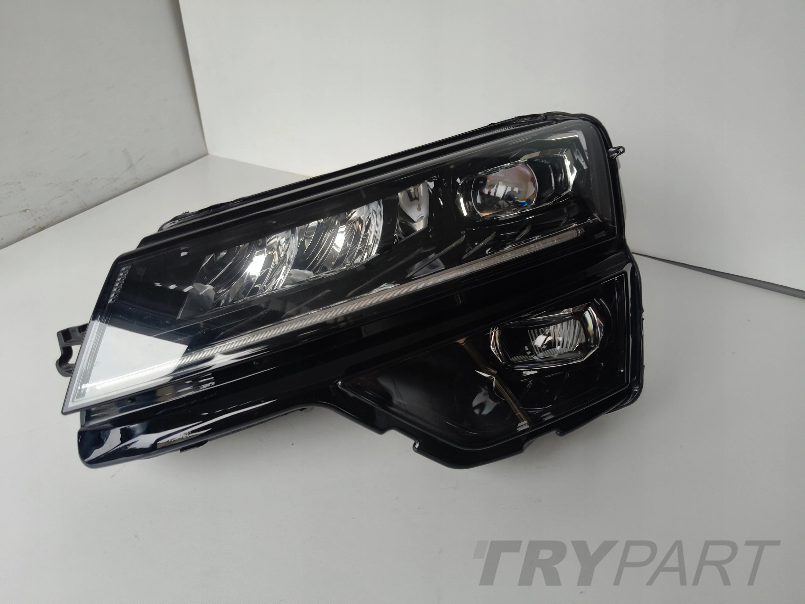 LEFT HEADLIGHT SKODA KAROQ 57A 17- FULL LED