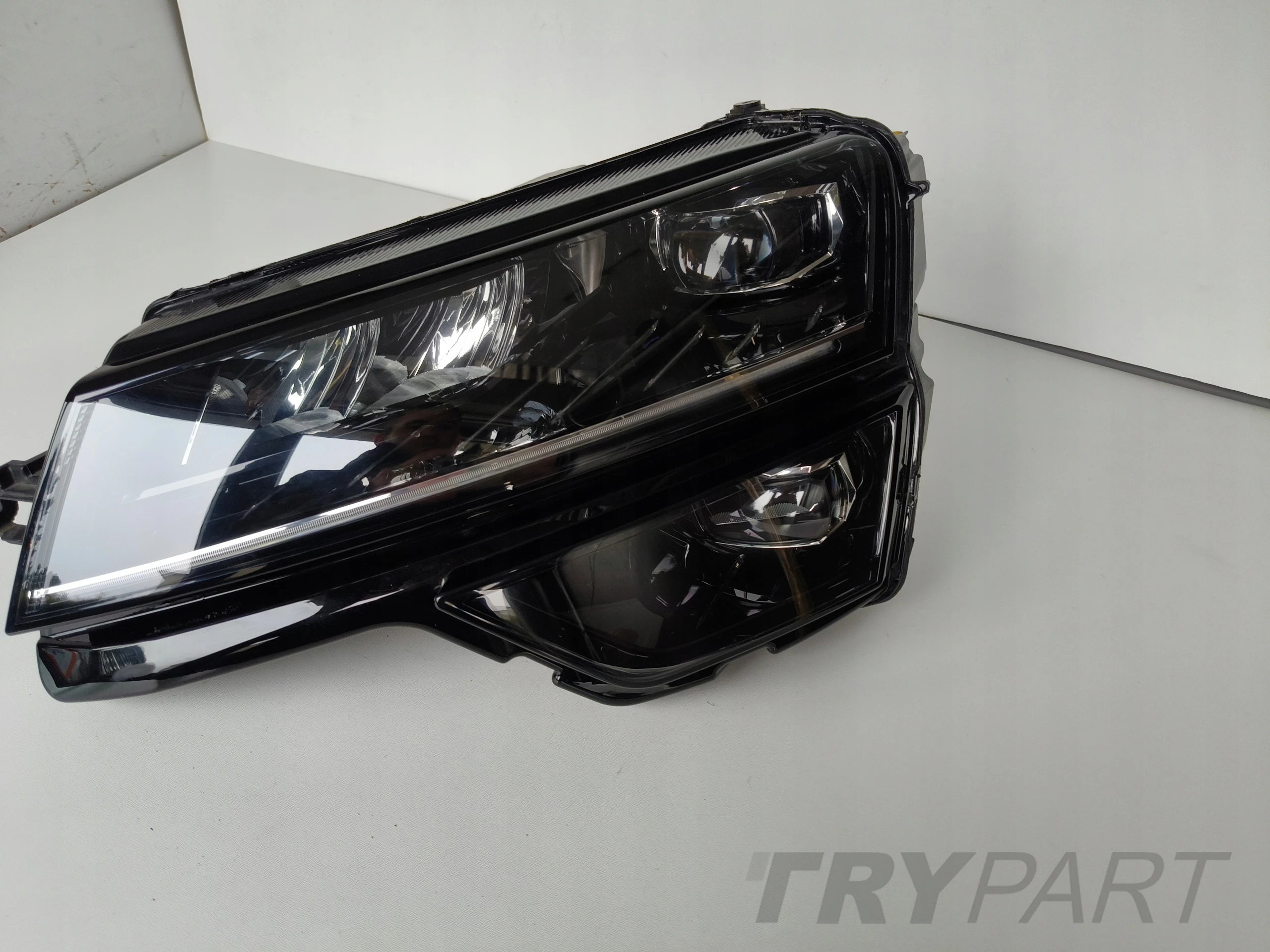 LEFT HEADLIGHT SKODA KAROQ 57A 17- FULL LED