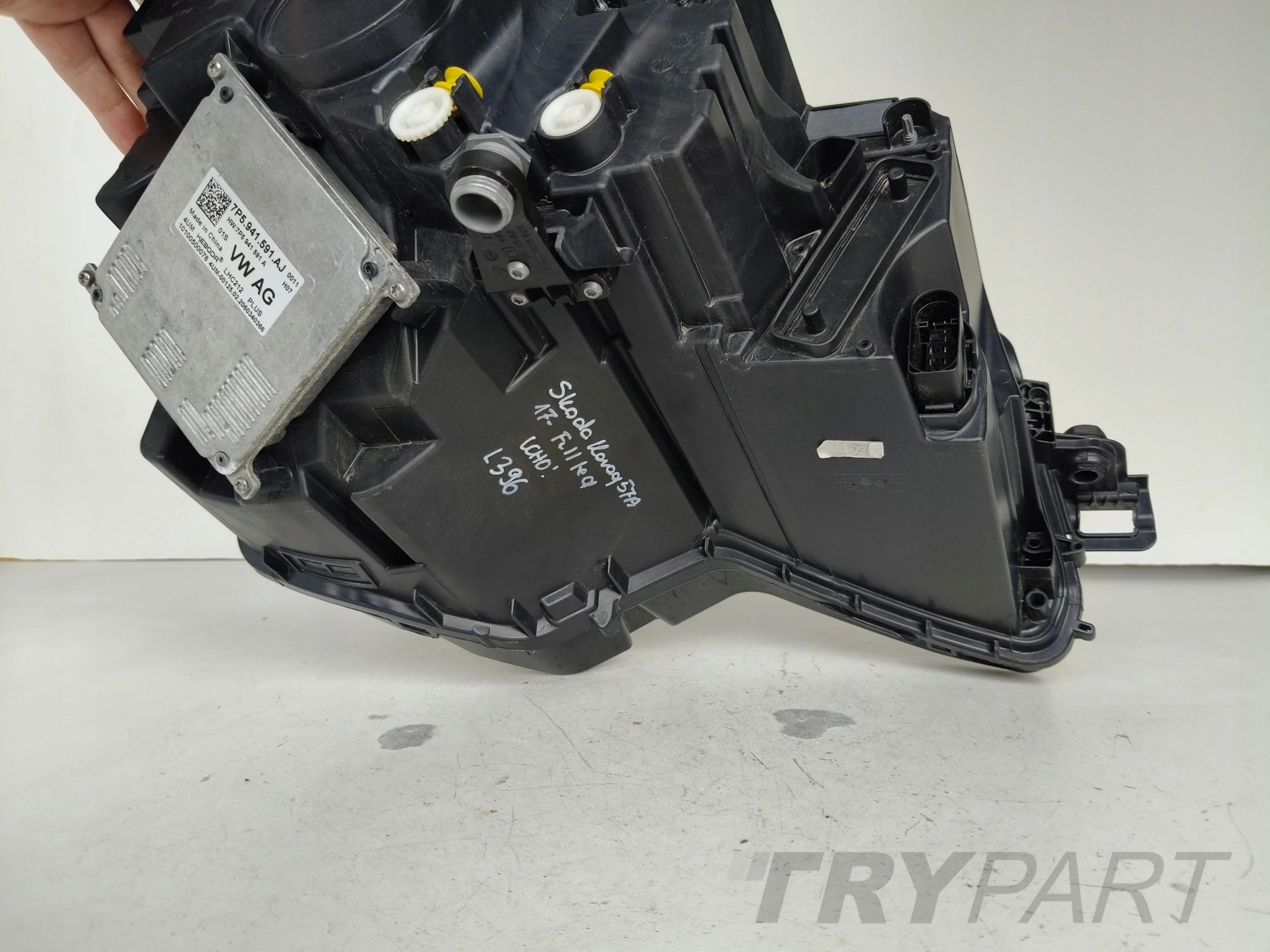 LEFT HEADLIGHT SKODA KAROQ 57A 17- FULL LED