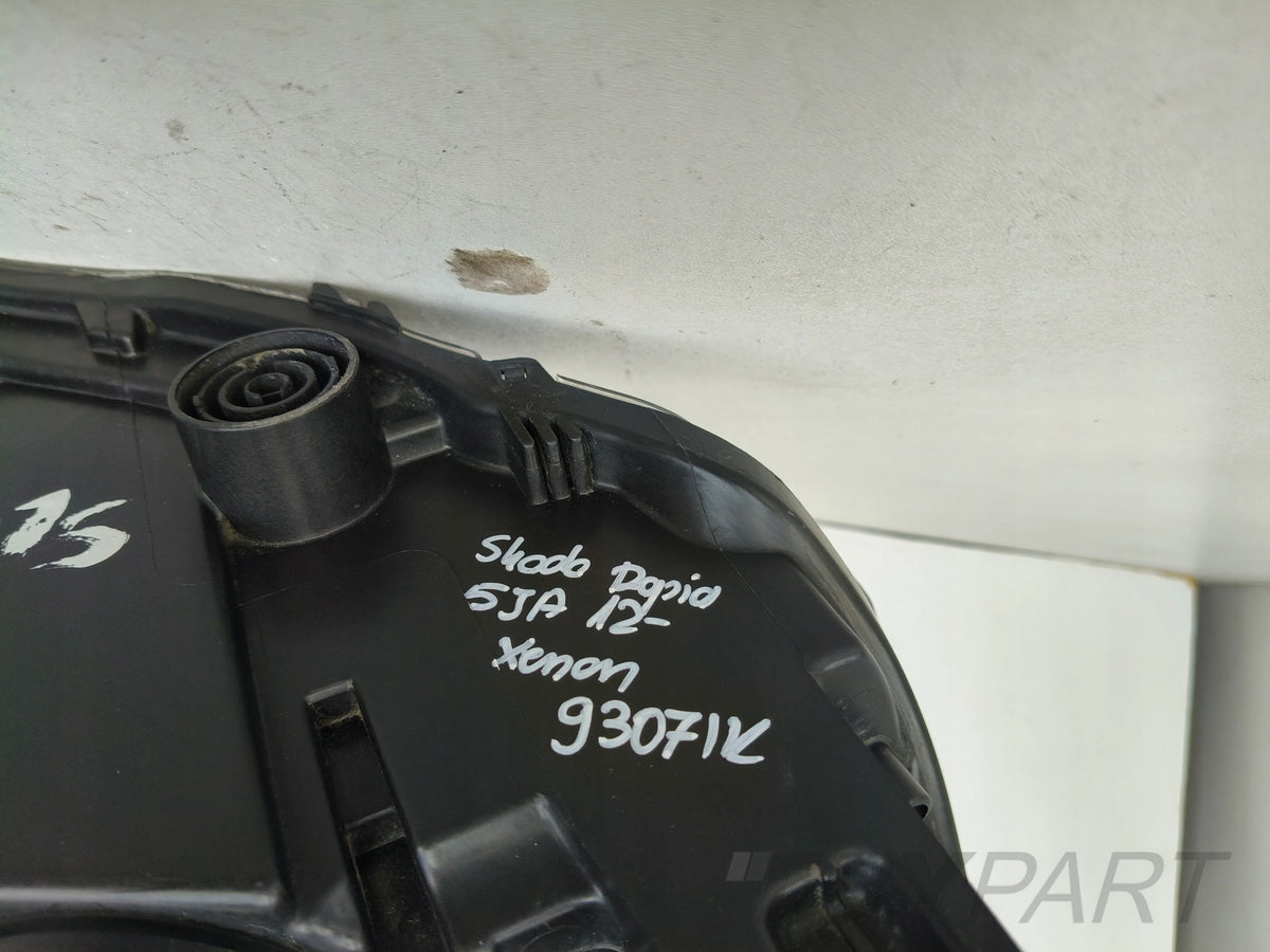 LEFT HEADLIGHT SKODA RAPID 5JA 12- XENON