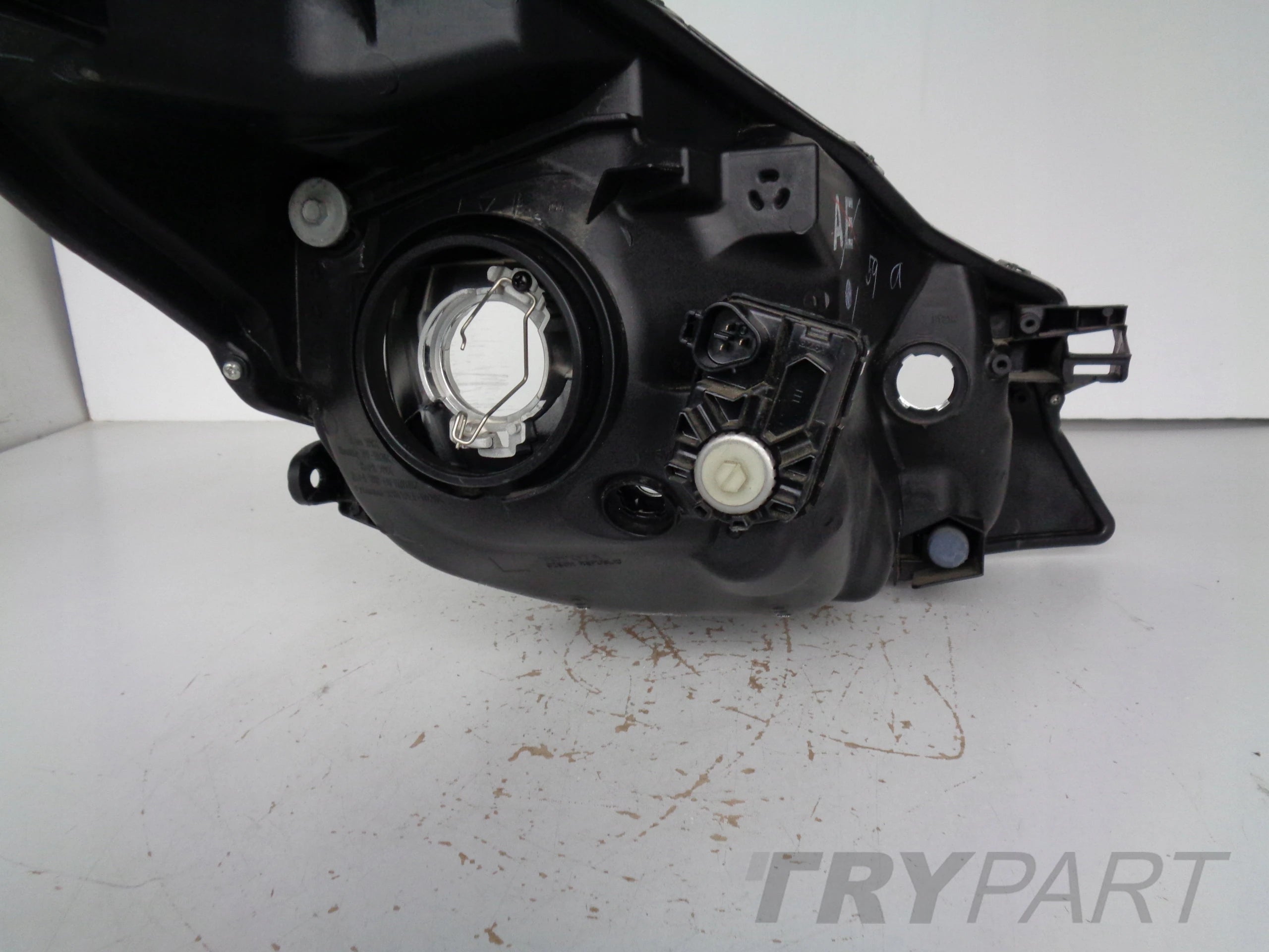 LEFT HEADLIGHT TOYOTA YARIS III 11-14