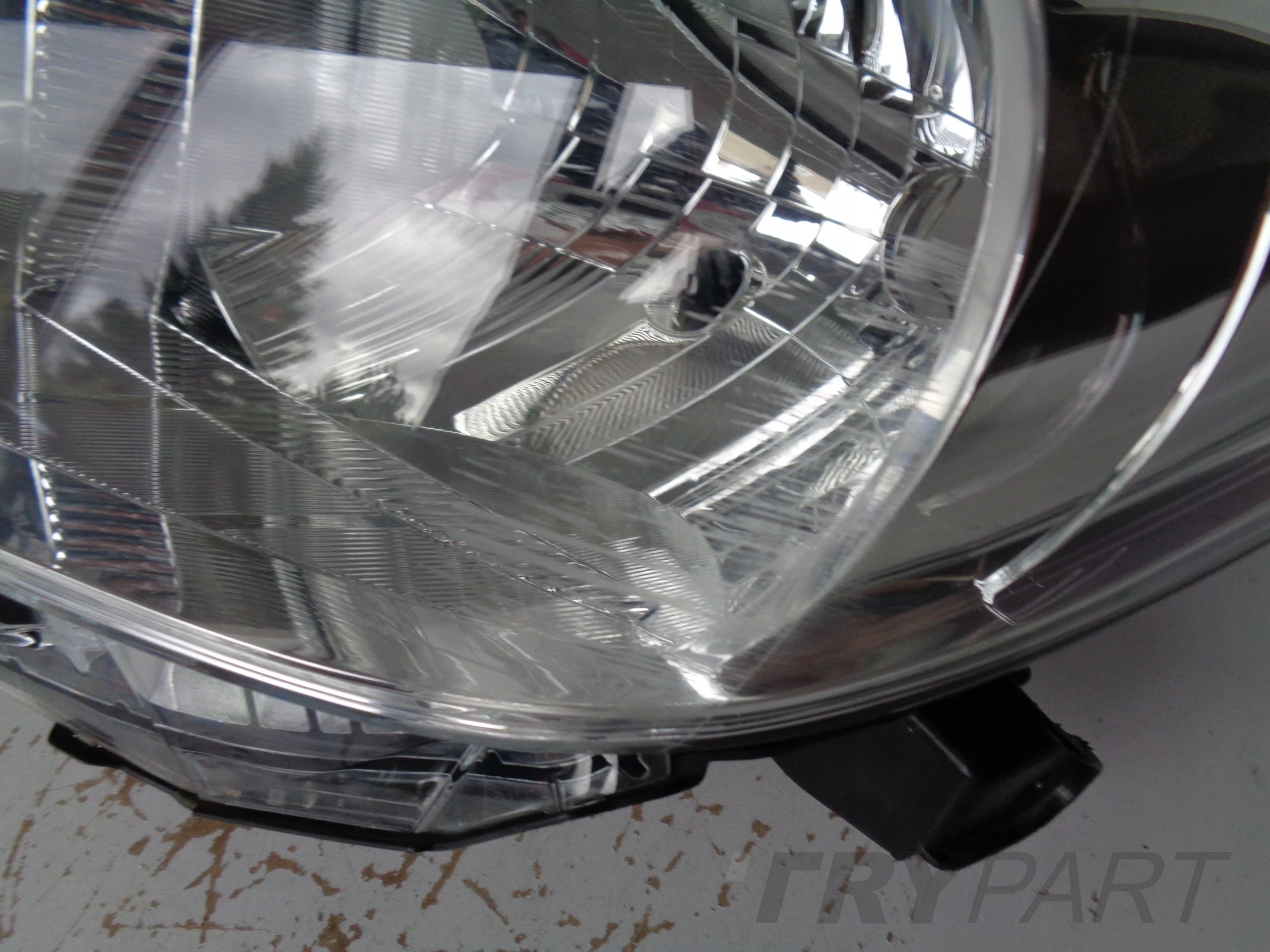 LEFT HEADLIGHT TOYOTA YARIS III 11-14
