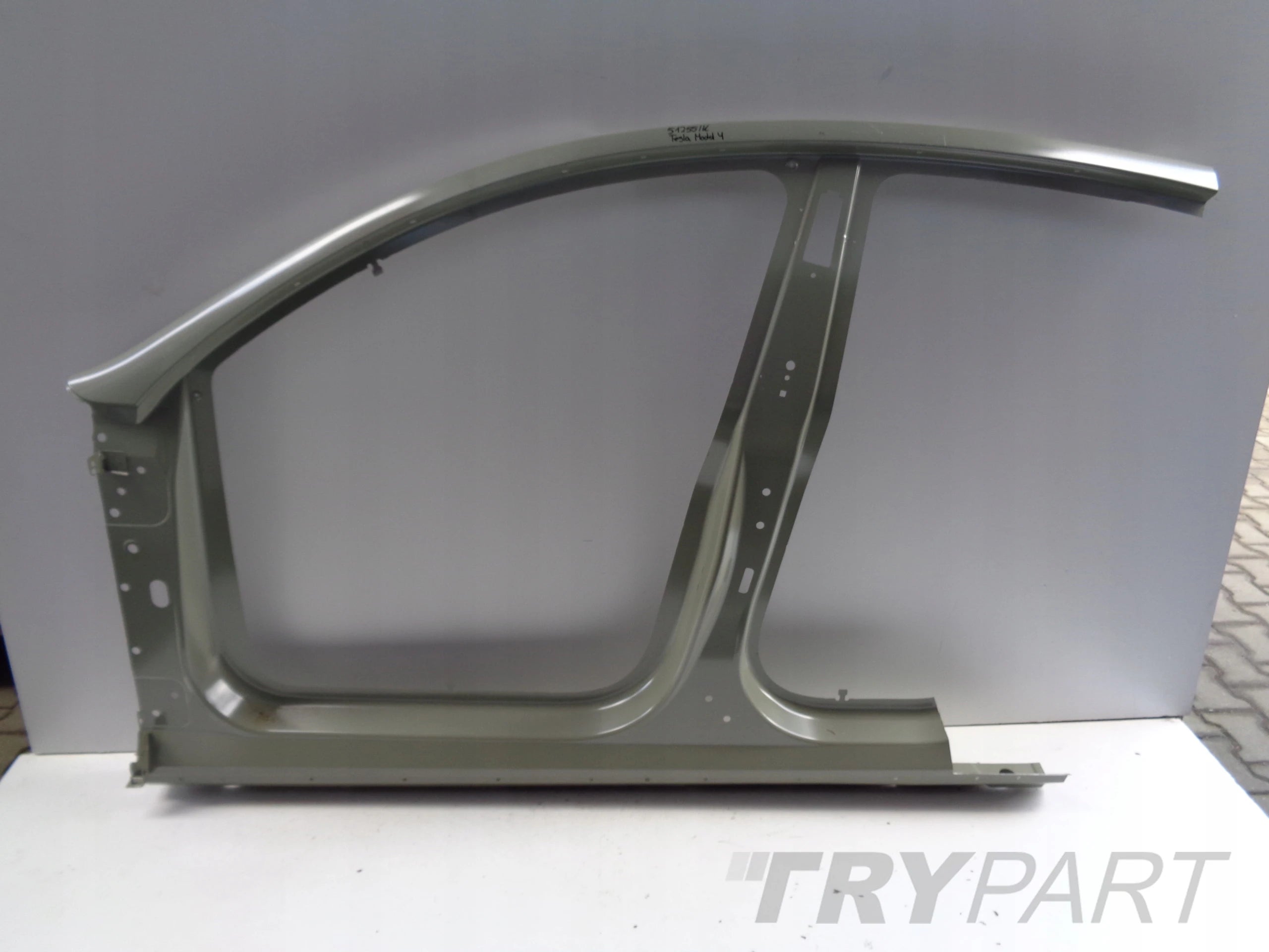 LEFT PILLAR SILL TESLA MODEL Y NO. 51255