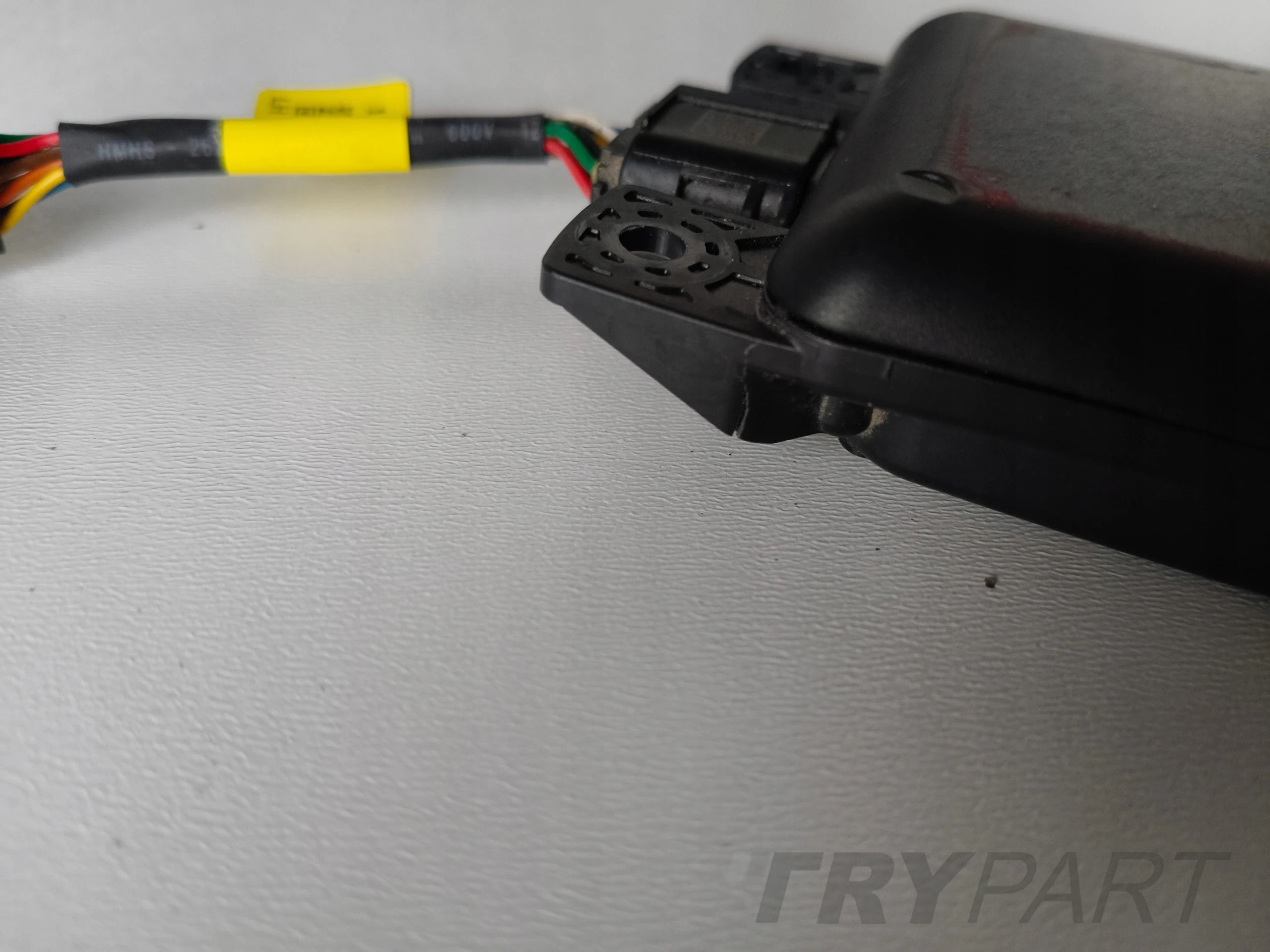 LEFT REAR BLIND SPOT SENSOR HYUNDAI 95811-H8000