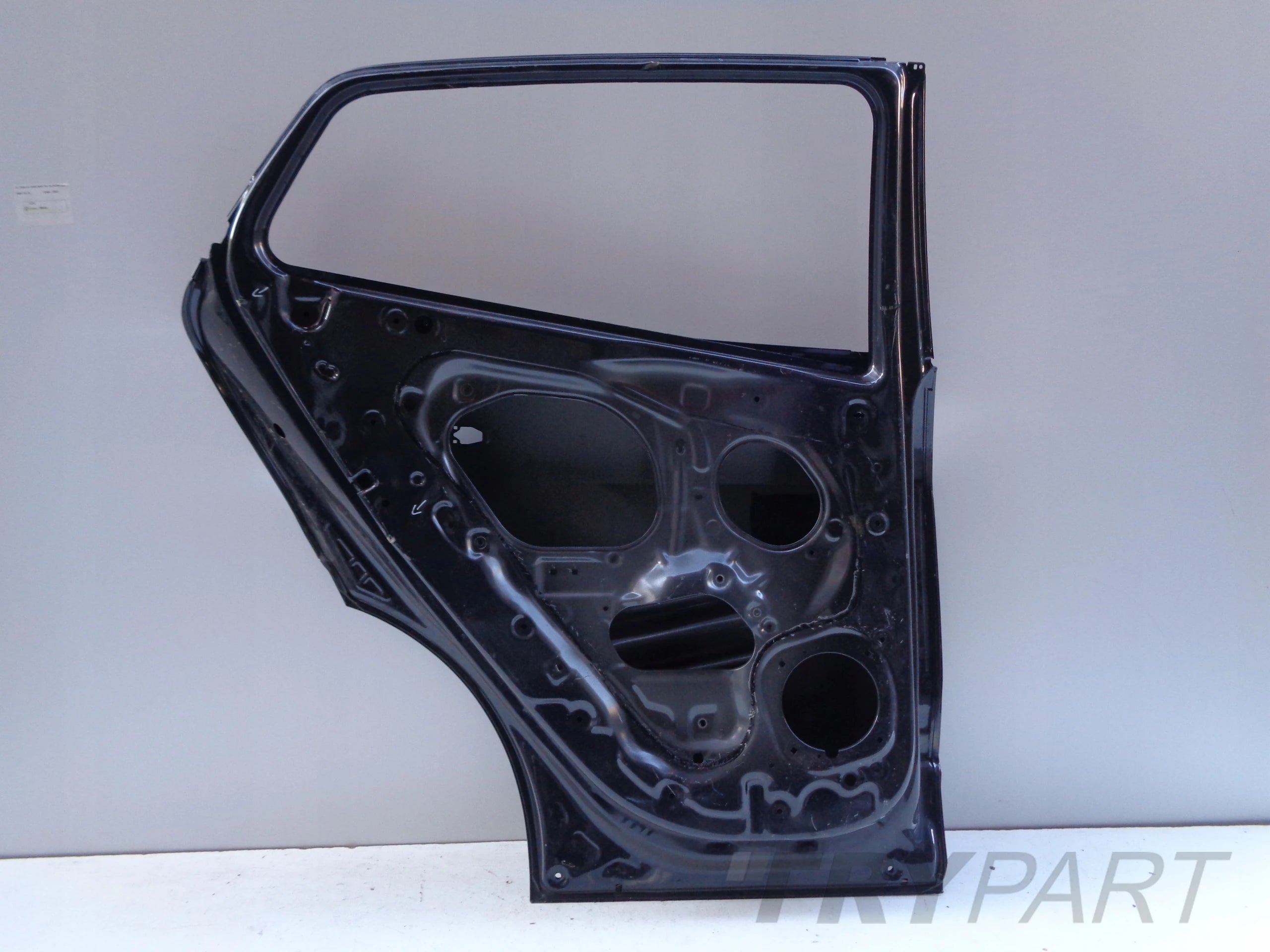 LEFT REAR DOOR KIA SPORTAGE V 20- NO. 50835