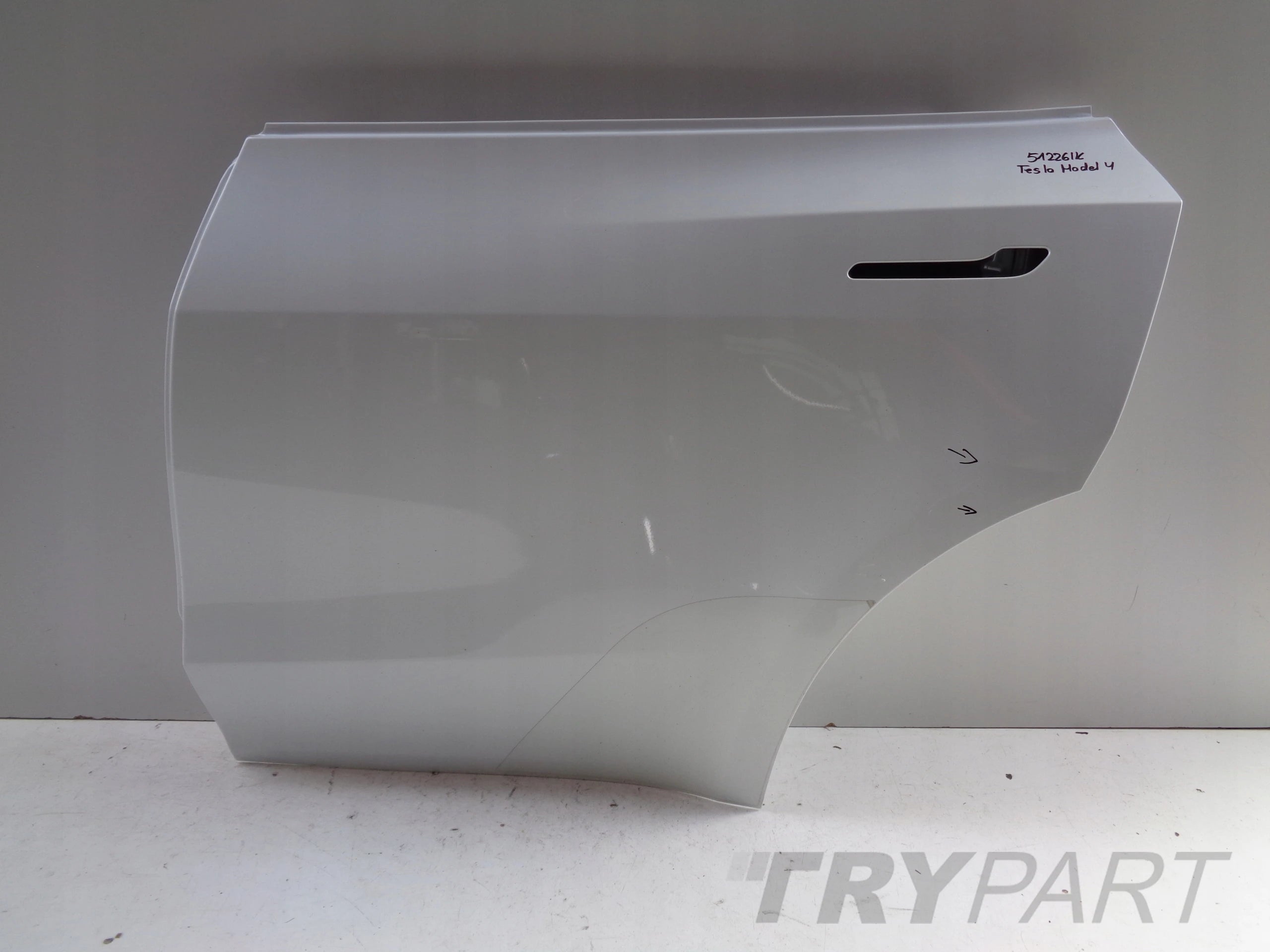LEFT REAR DOOR TESLA MODEL Y NO. 51226